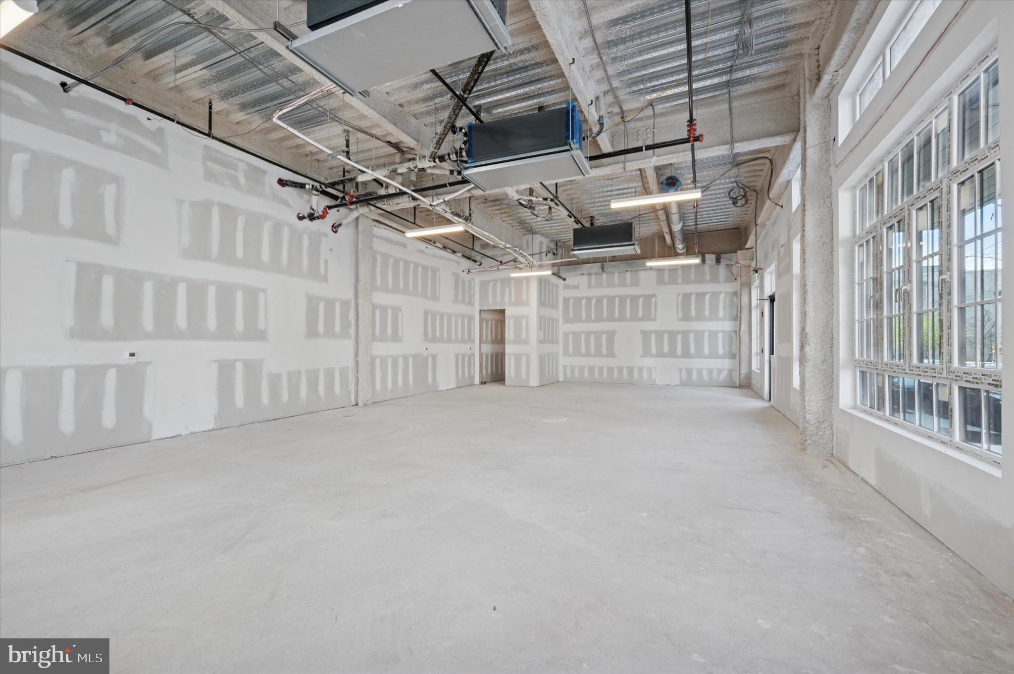 EAST KENSINGTON - Commercial Lease