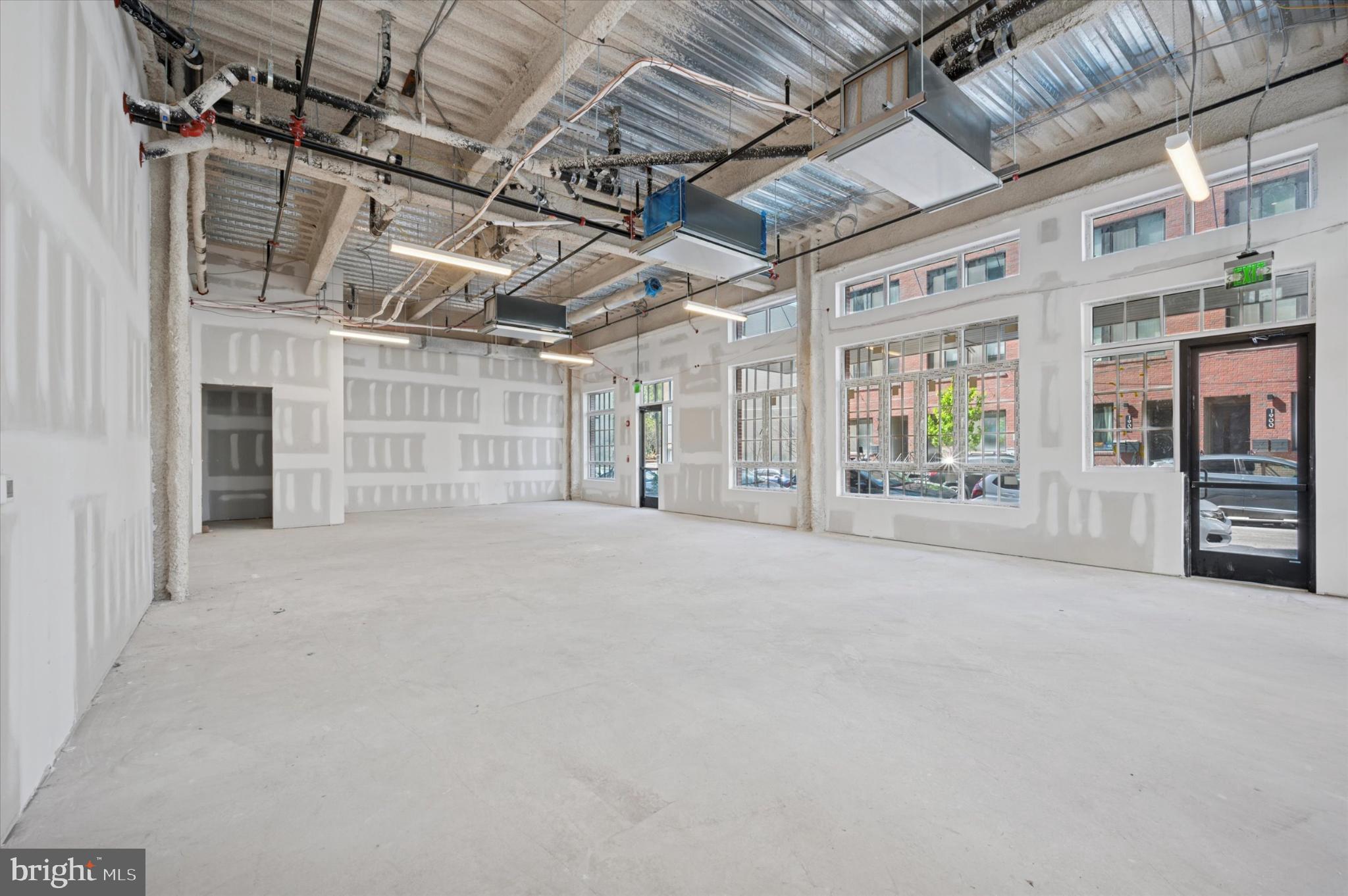 EAST KENSINGTON - Commercial Lease