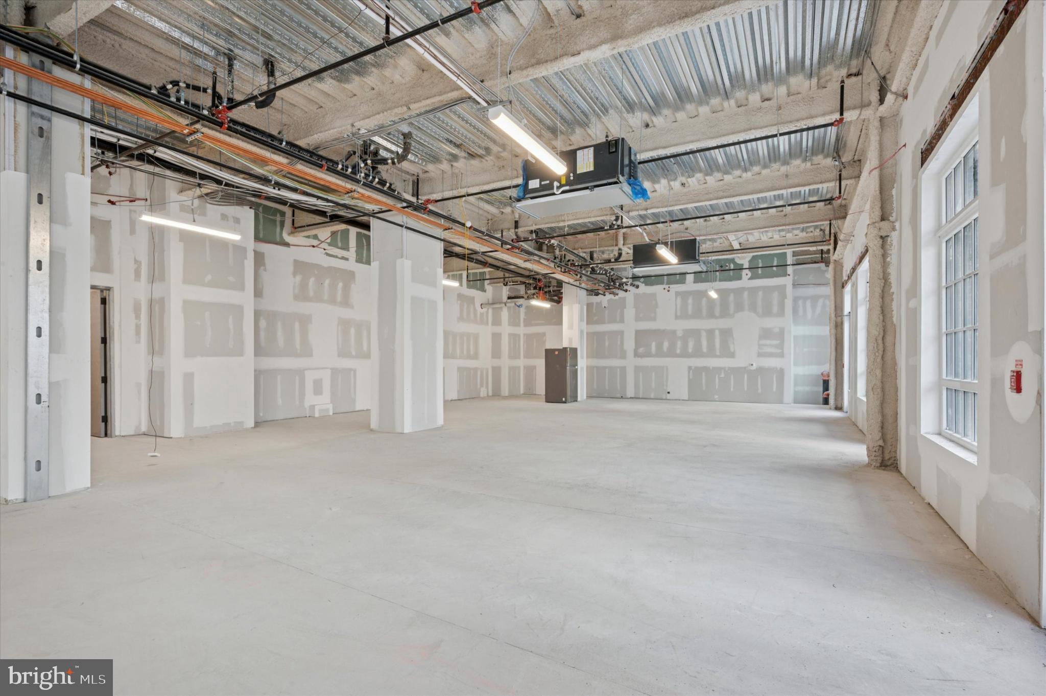 EAST KENSINGTON - Commercial Lease