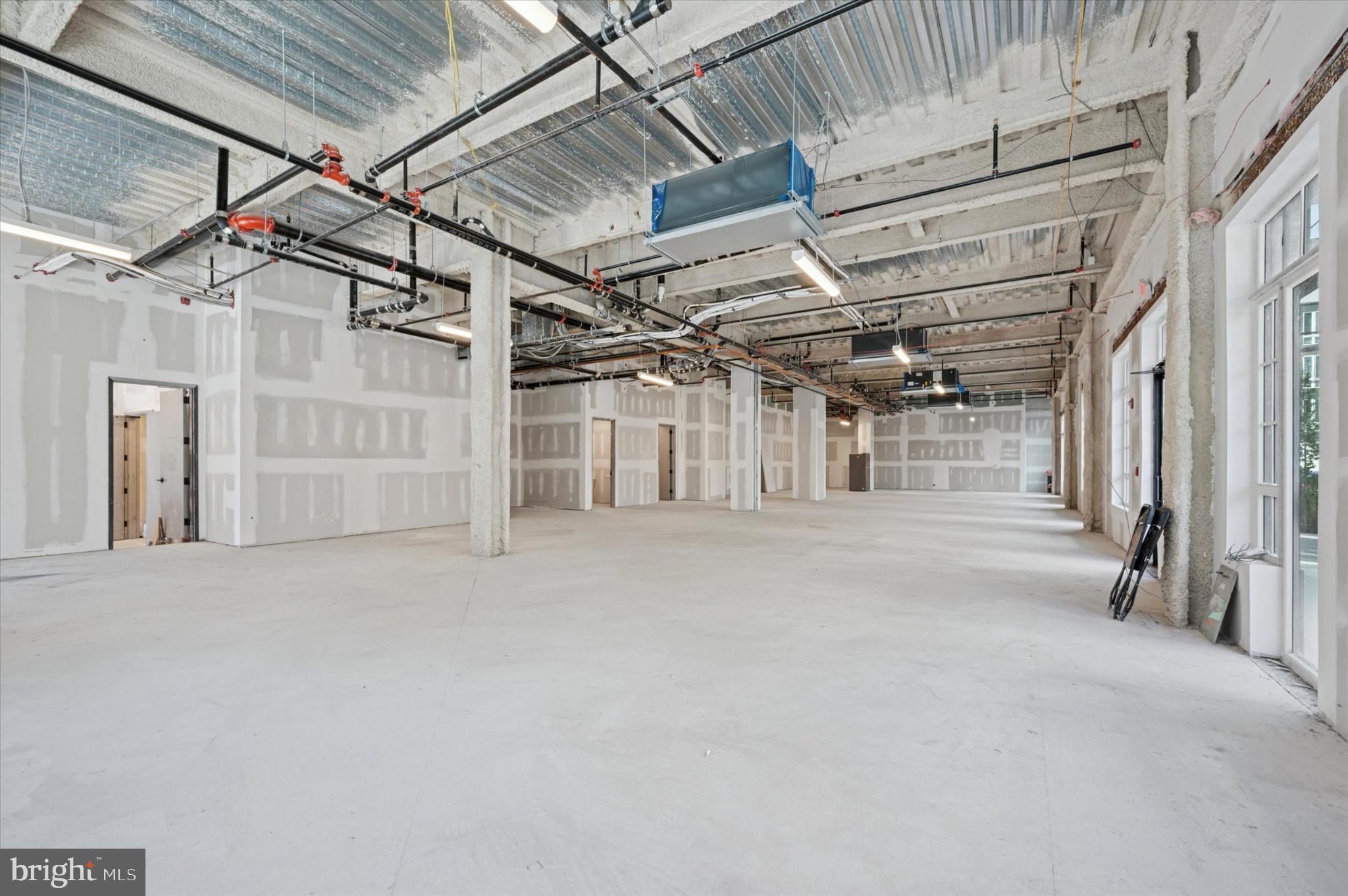 EAST KENSINGTON - Commercial Lease