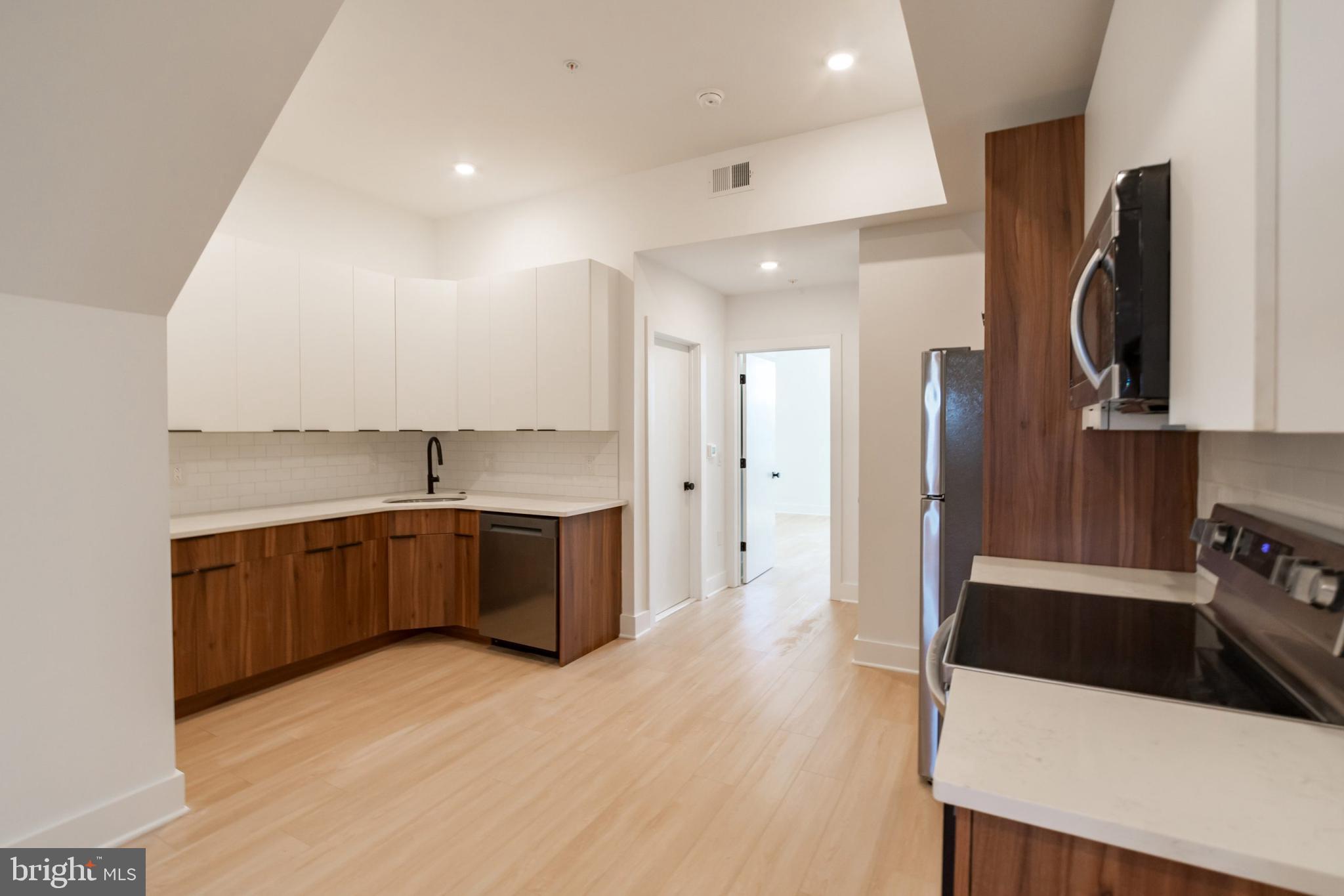 4408 LANCASTER AVENUE UNIT 401