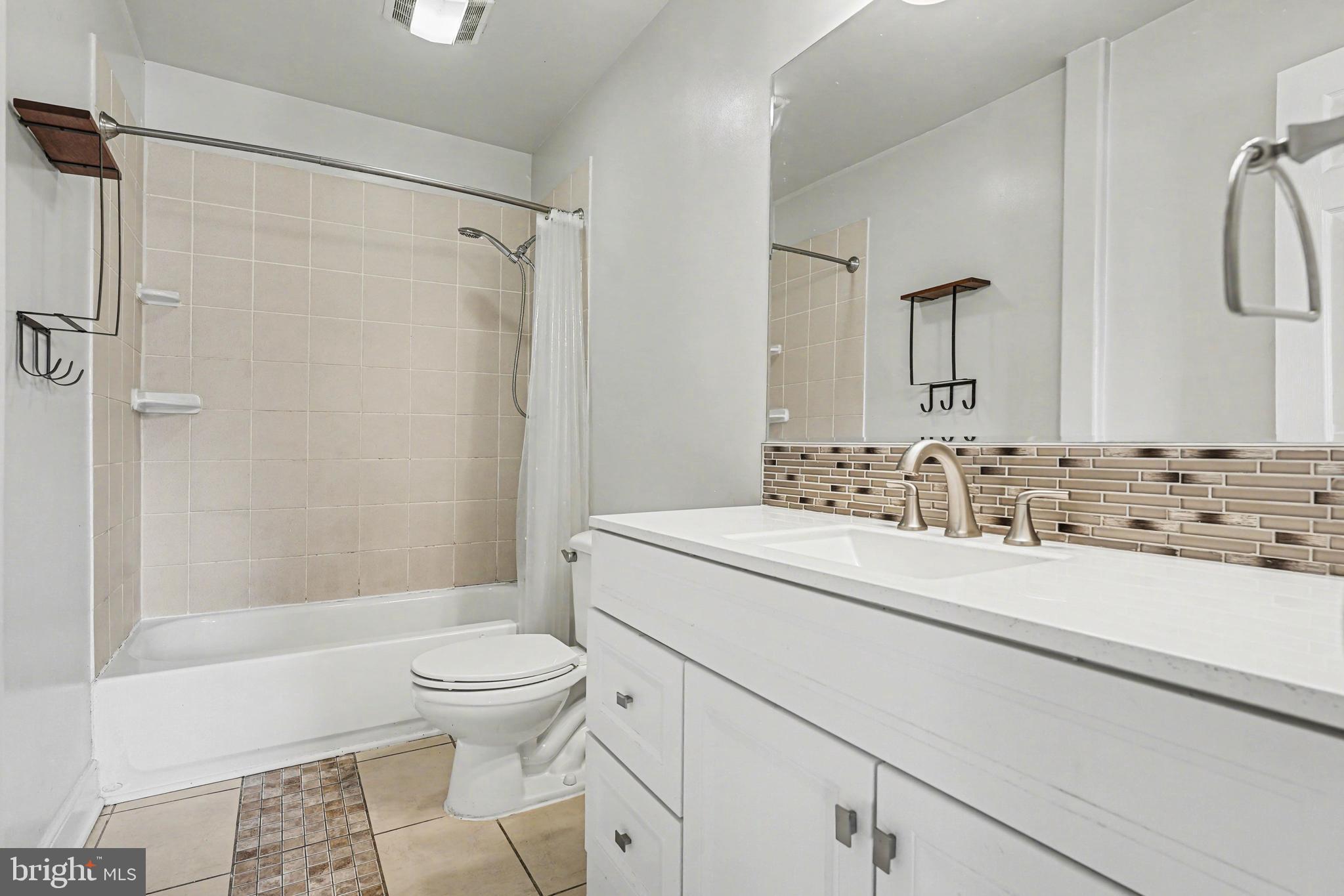 WILLIAMSTOWN - Residential