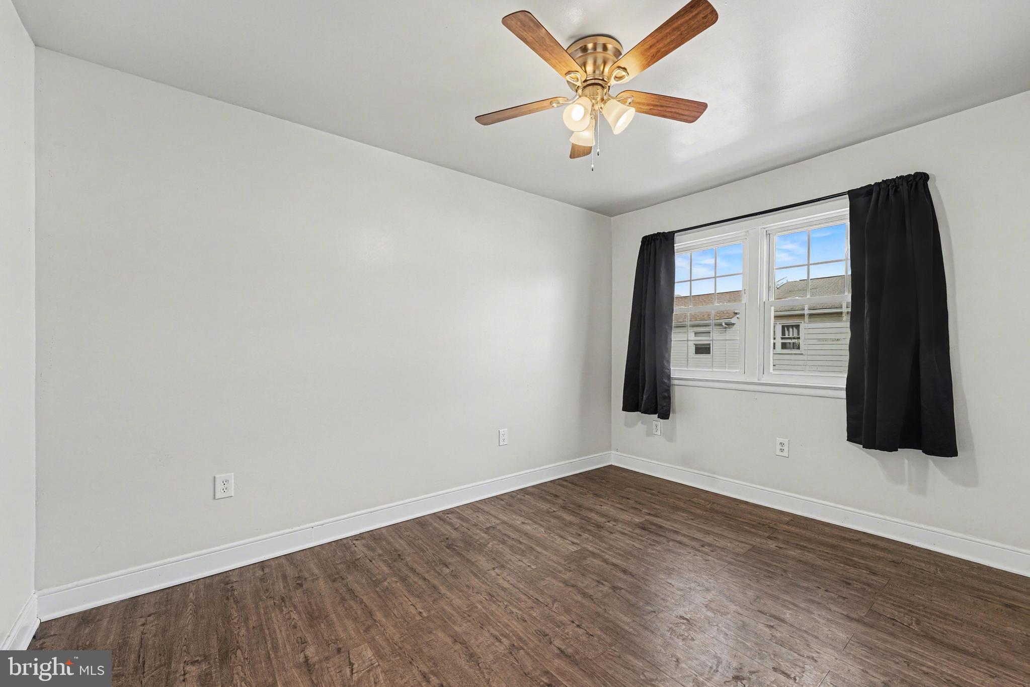 WILLIAMSTOWN - Residential