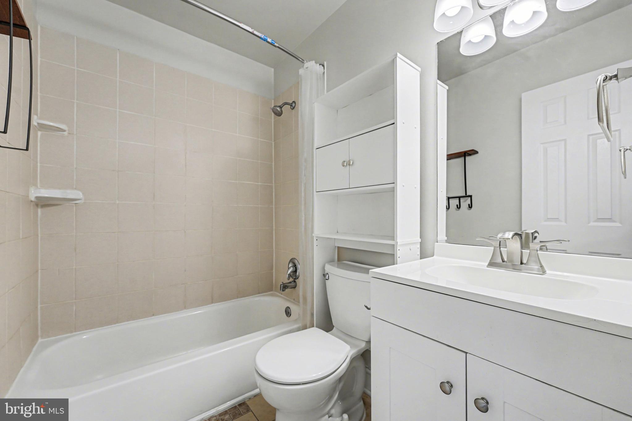 WILLIAMSTOWN - Residential