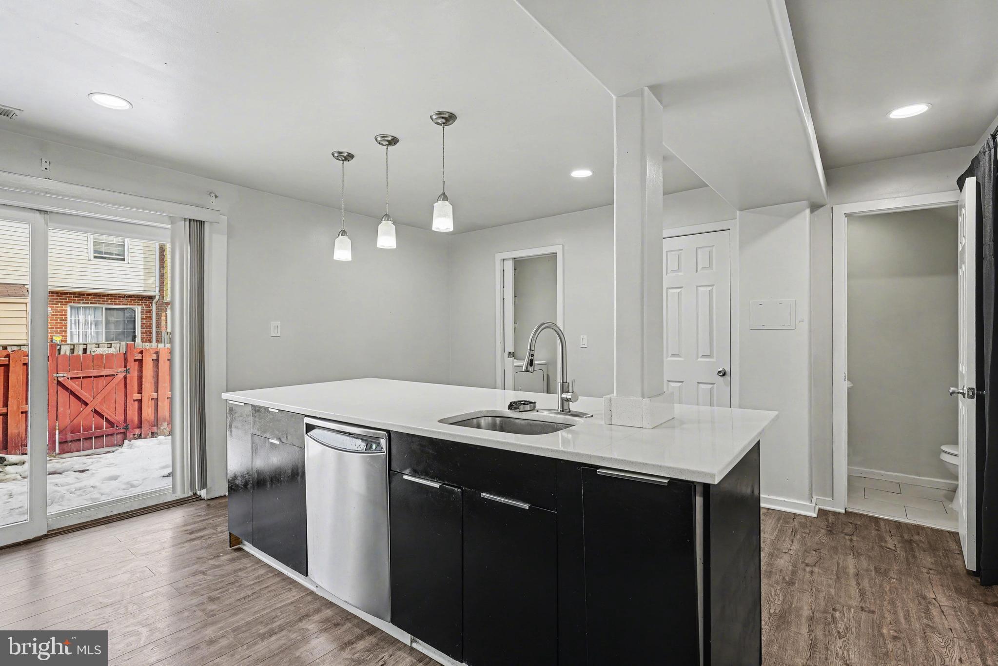 WILLIAMSTOWN - Residential