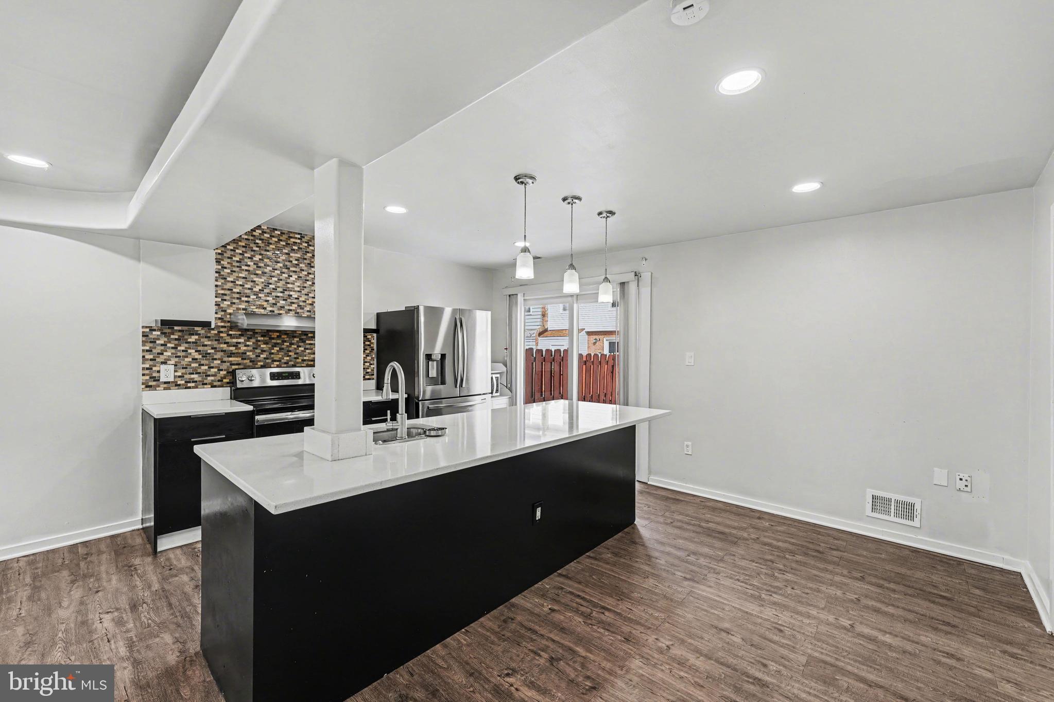 WILLIAMSTOWN - Residential