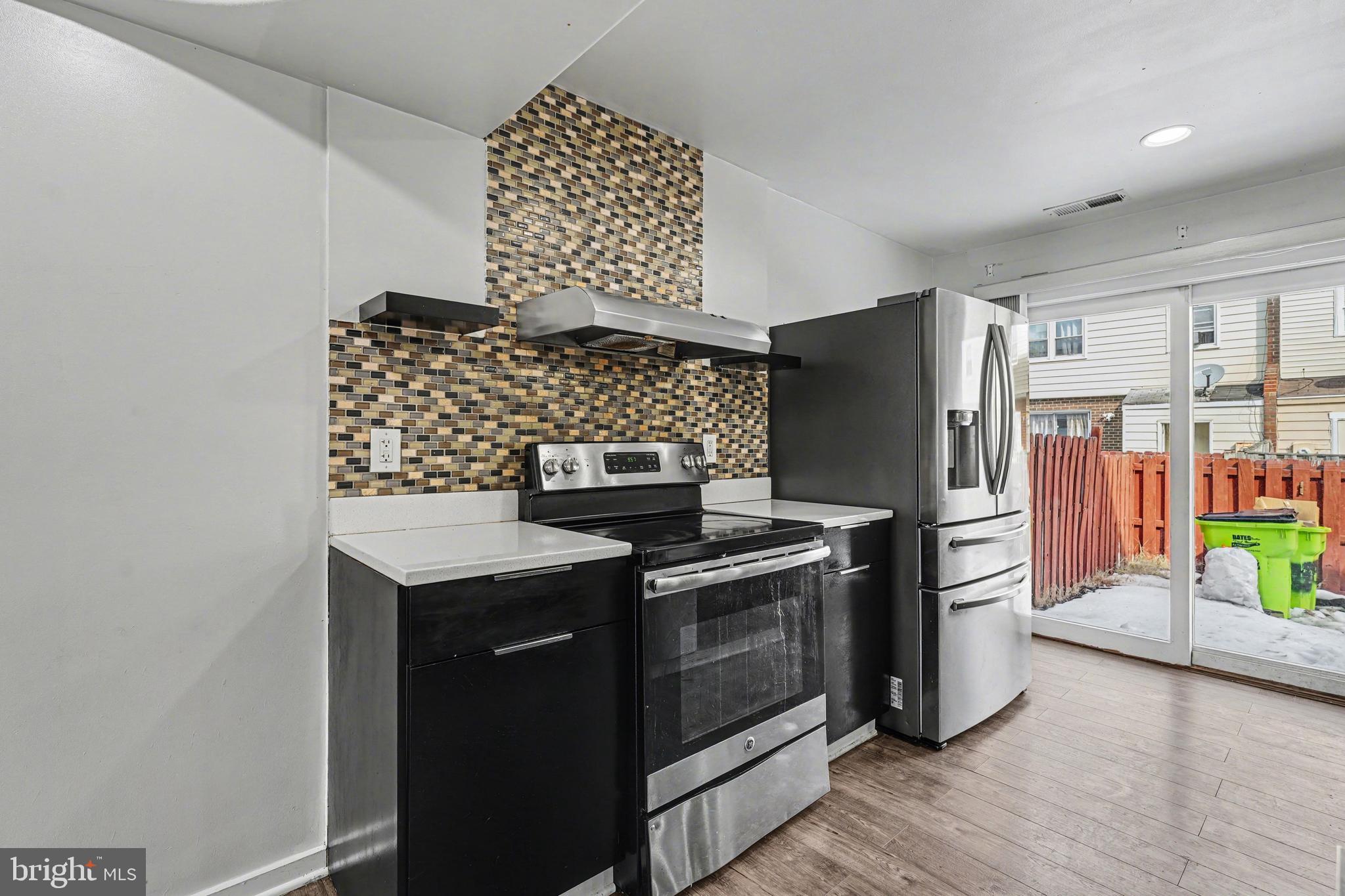 WILLIAMSTOWN - Residential