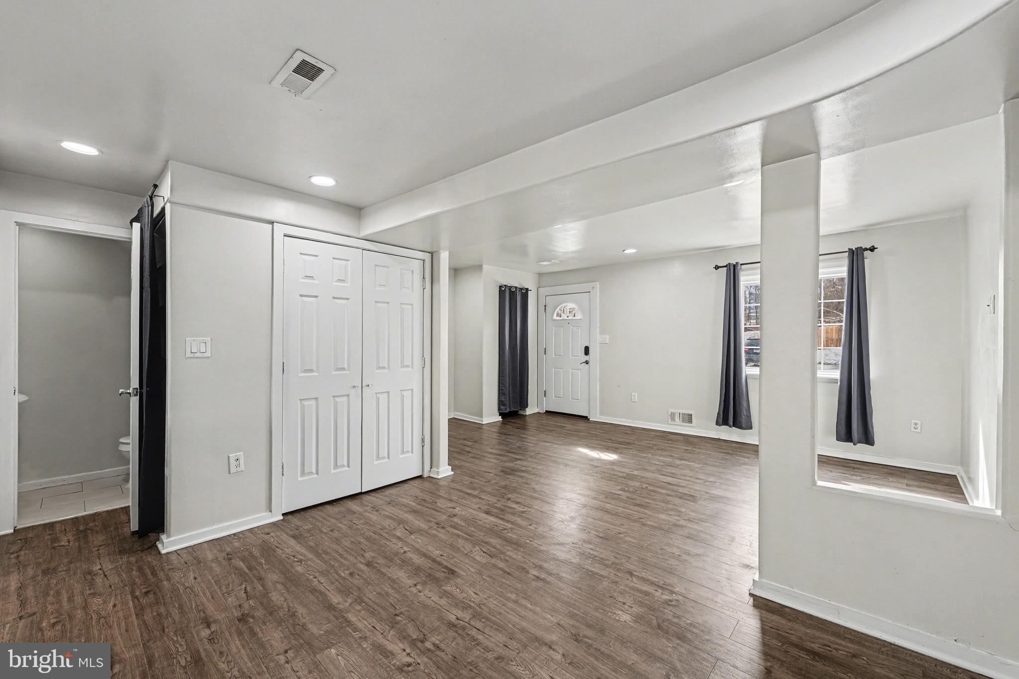 WILLIAMSTOWN - Residential