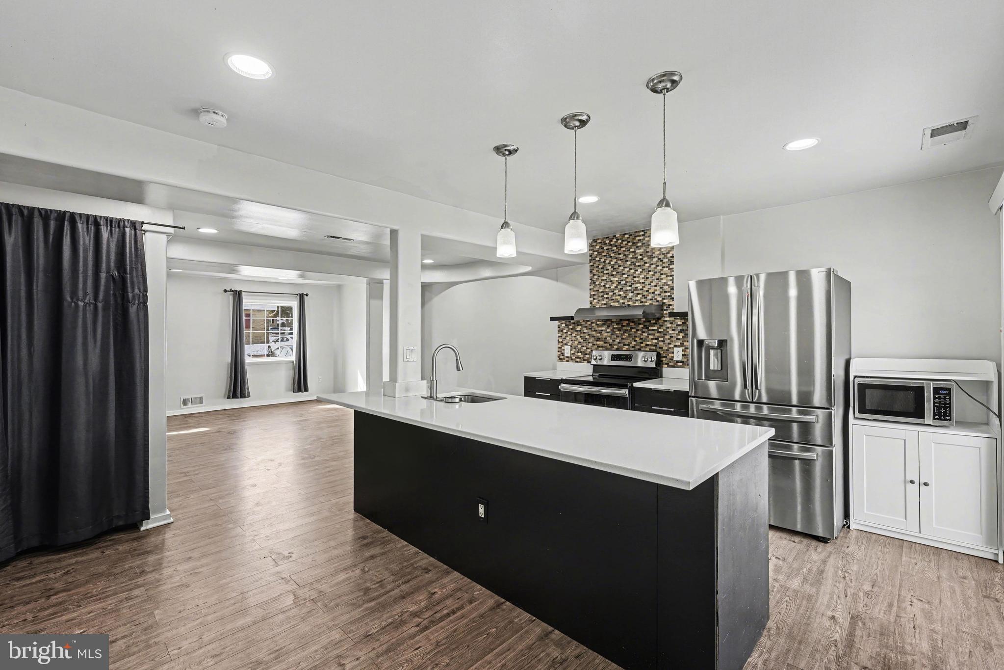 WILLIAMSTOWN - Residential