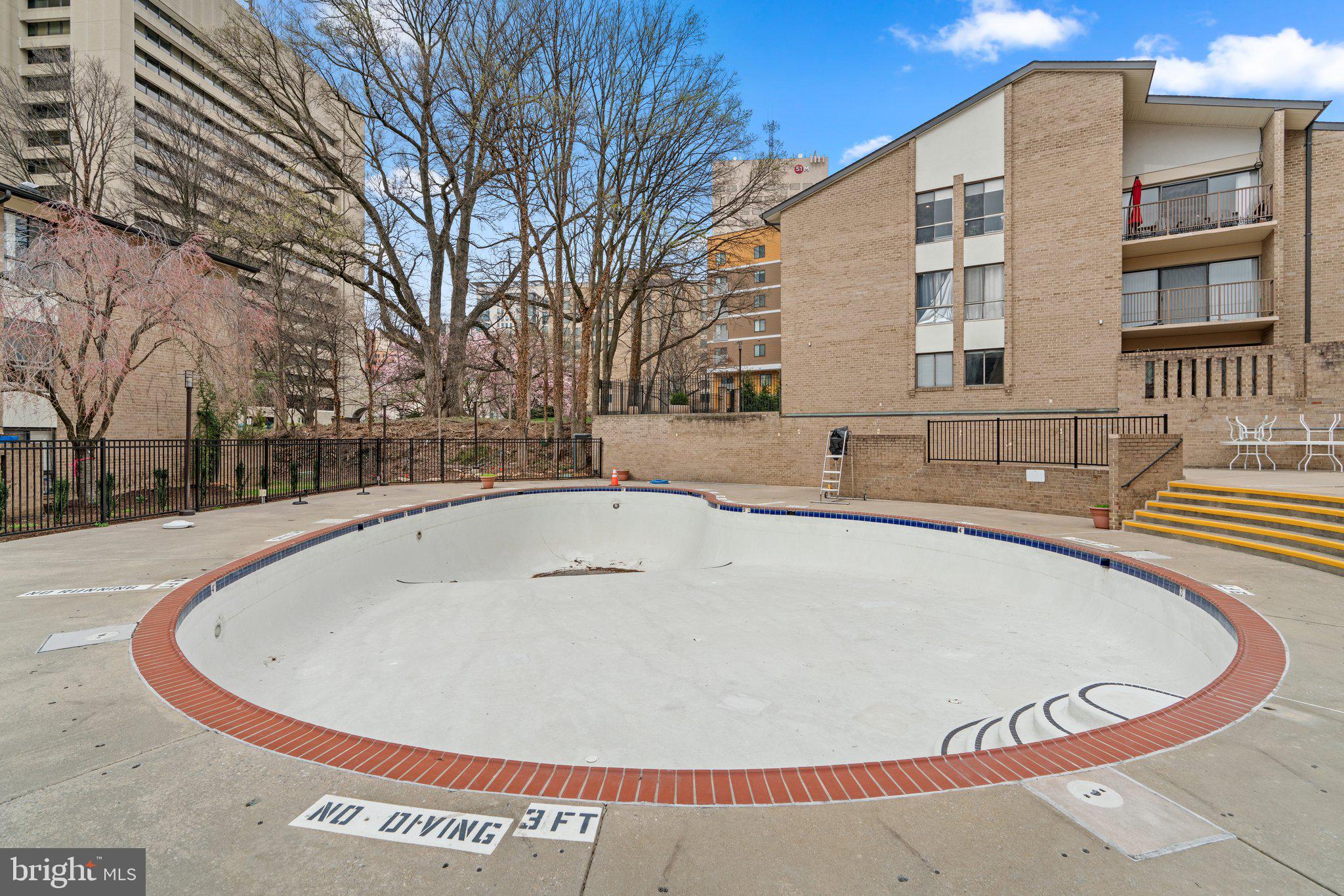 AMERICANA CENTRE - Residential