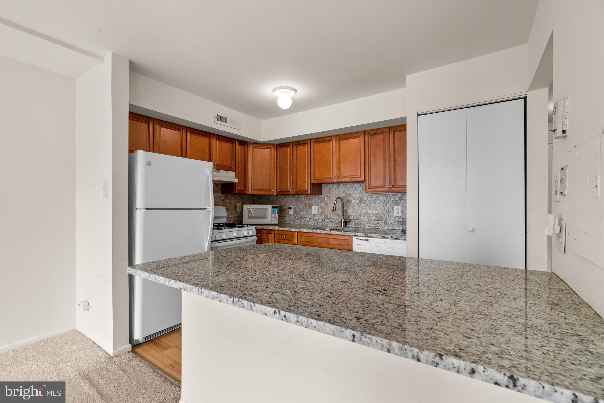 AMERICANA CENTRE - Residential