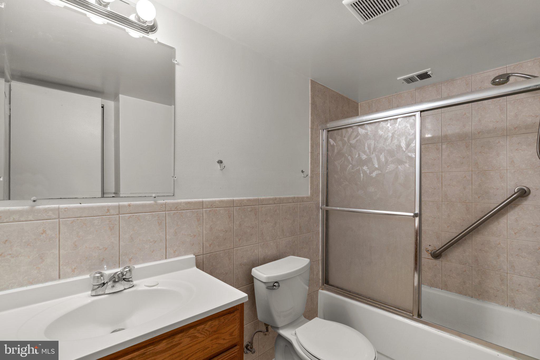 AMERICANA CENTRE - Residential