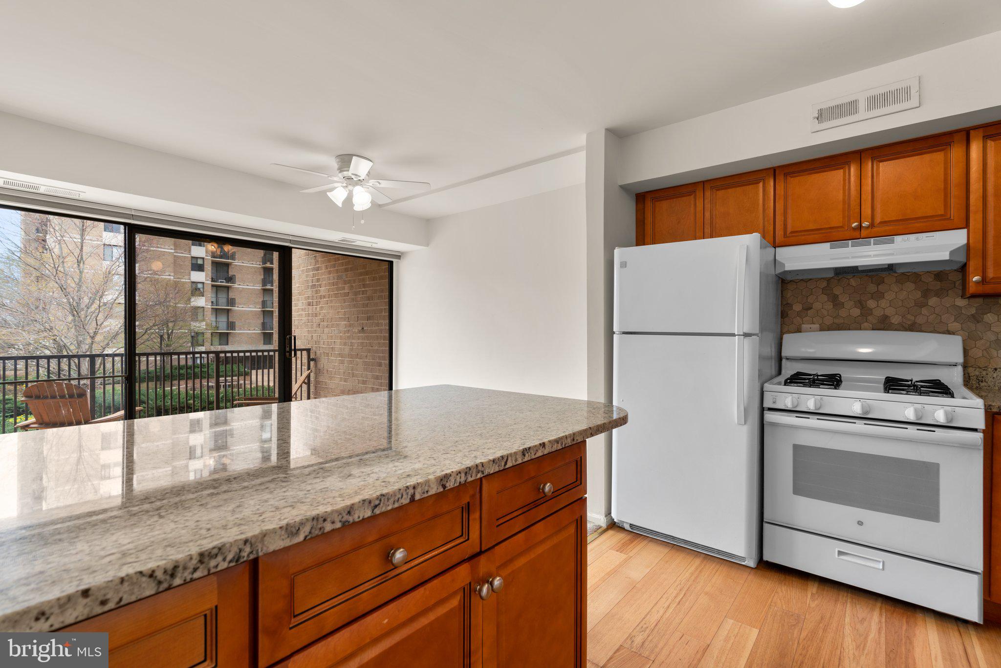 AMERICANA CENTRE - Residential