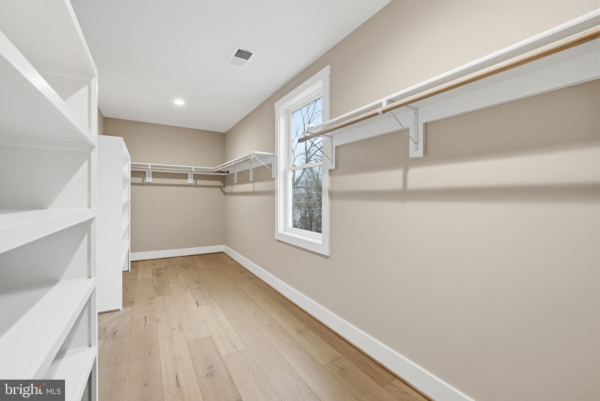 FAIRFAX ACRES - Residential