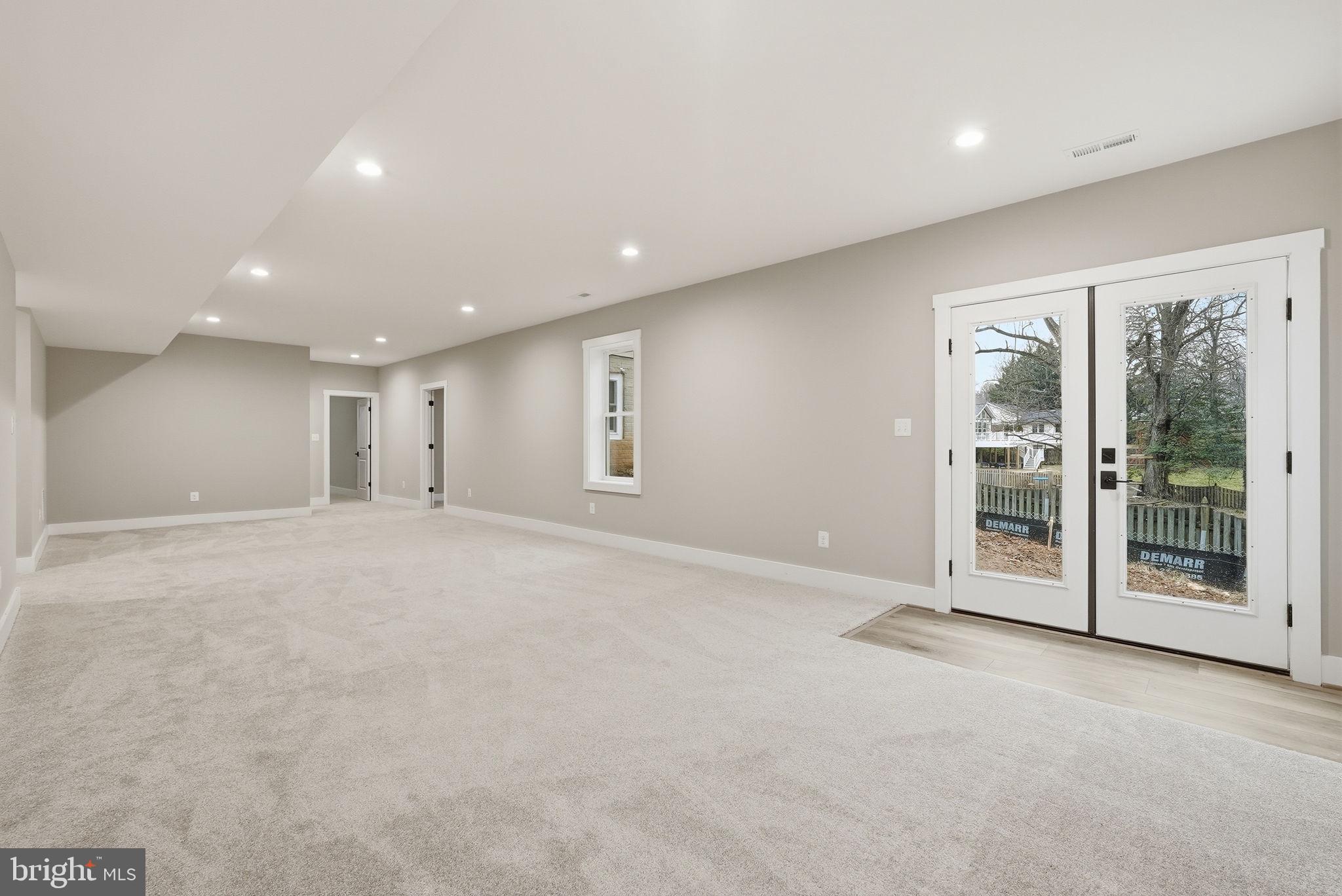 FAIRFAX ACRES - Residential