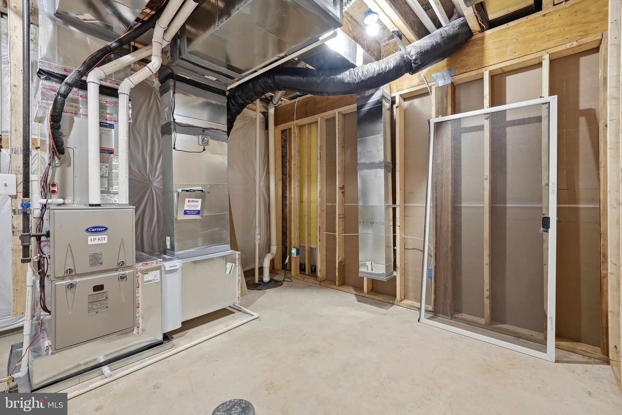 FAIRFAX ACRES - Residential