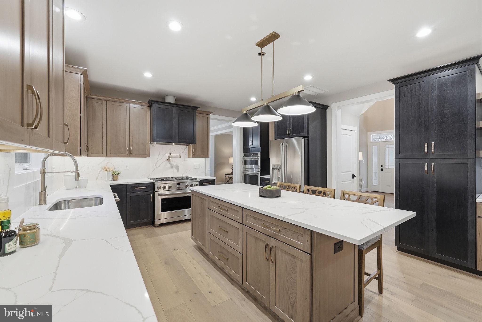 FAIRFAX ACRES - Residential