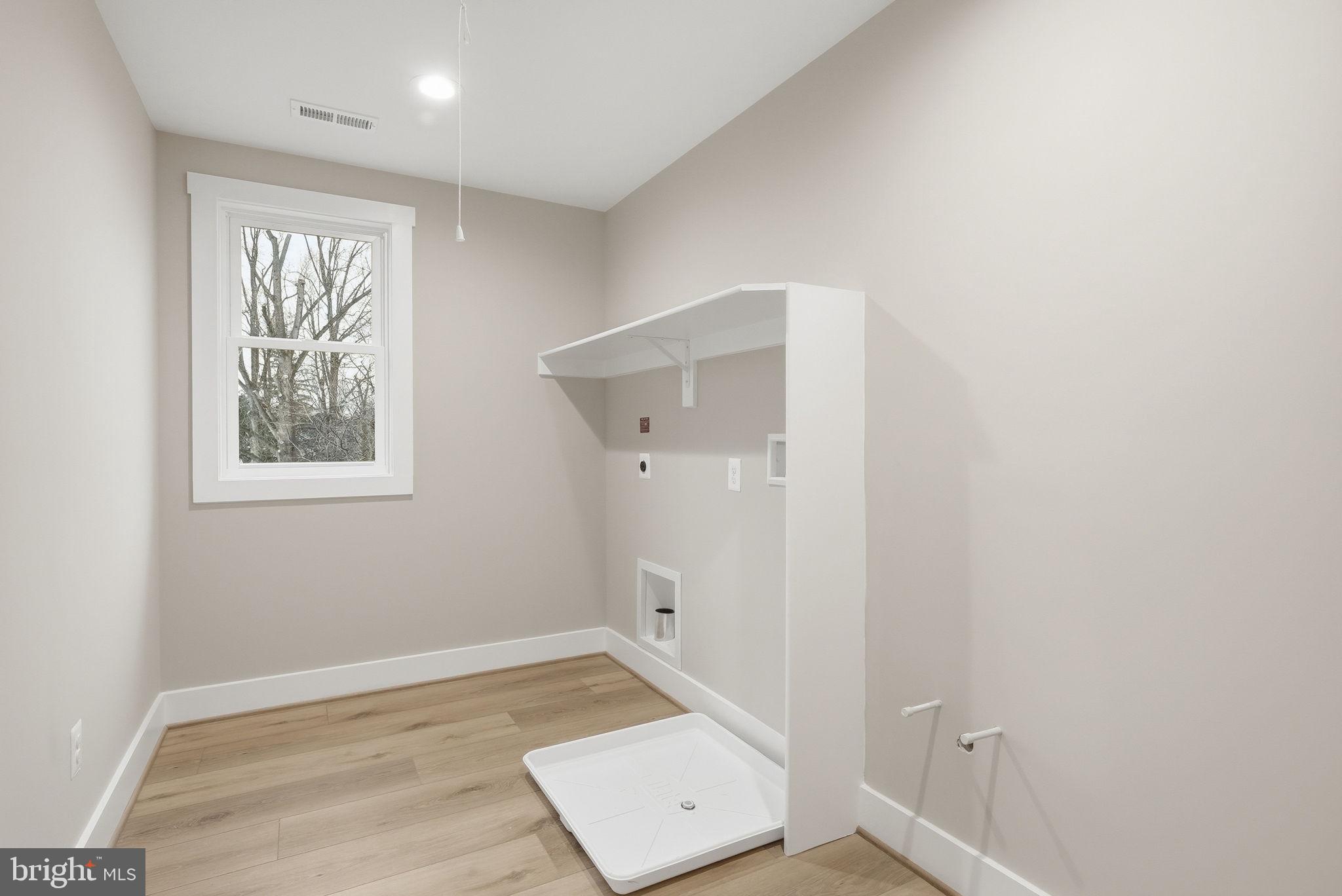 FAIRFAX ACRES - Residential