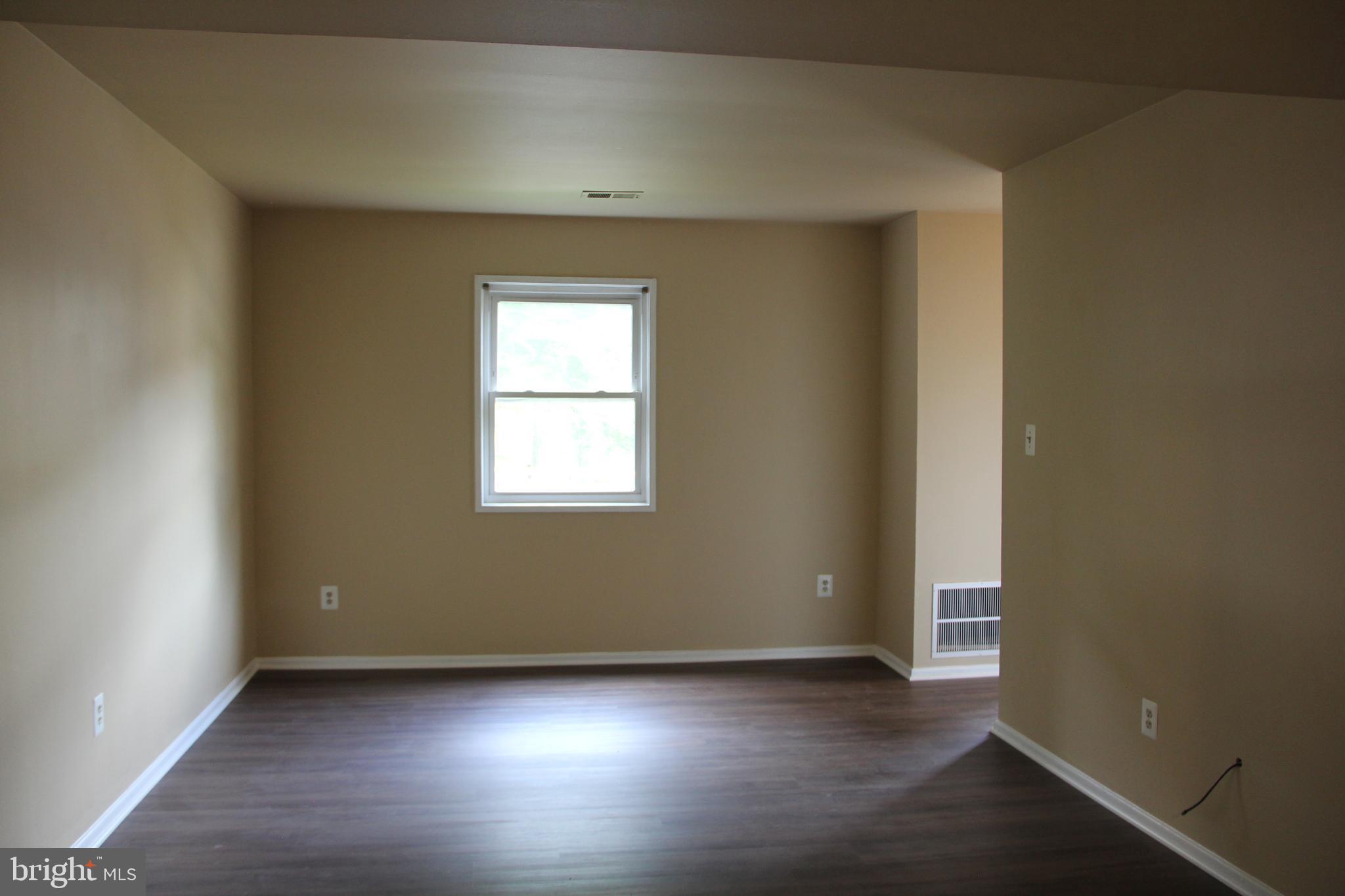 LAKE BRADDOCK - Residential Lease