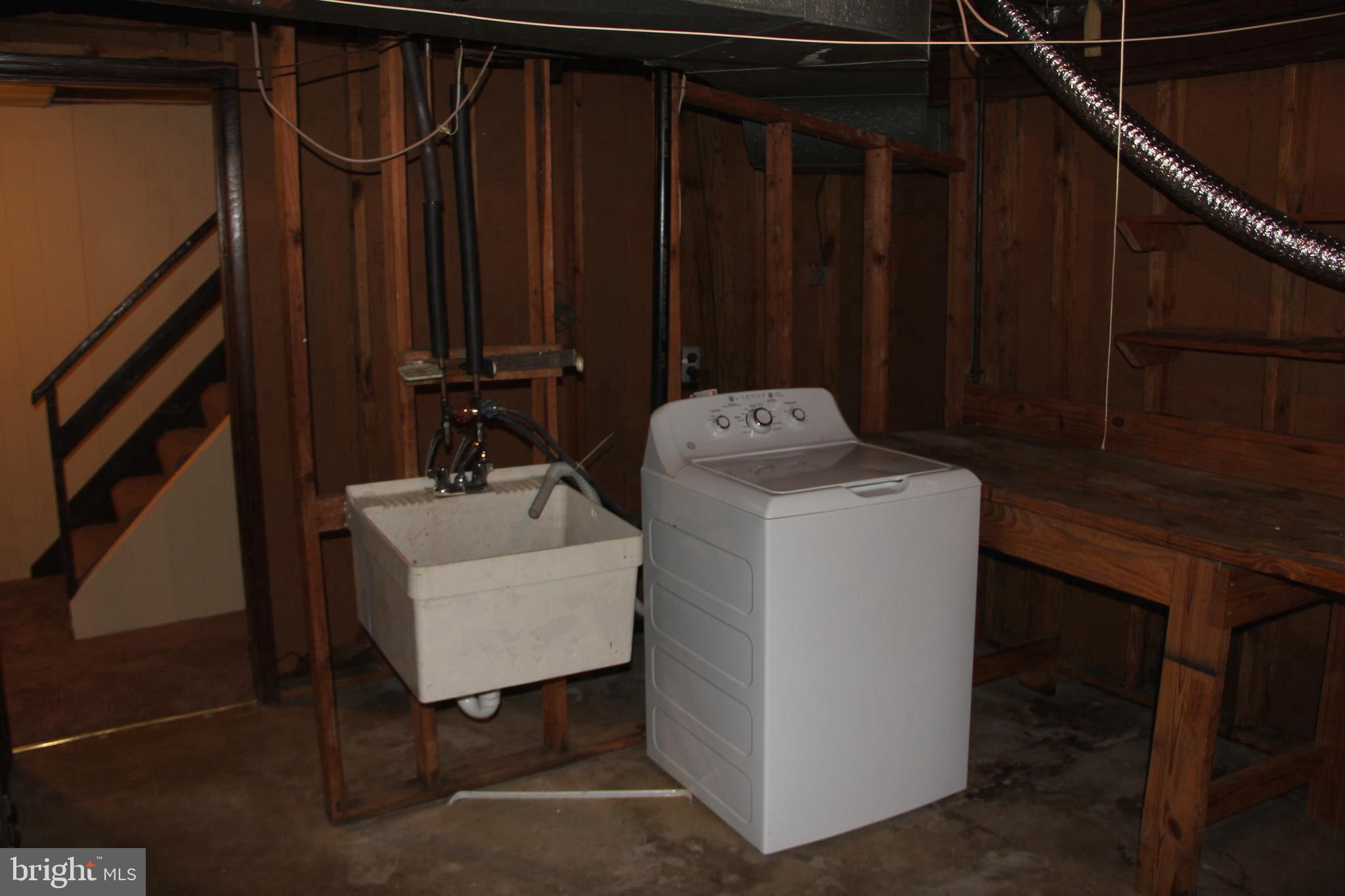 LAKE BRADDOCK - Residential Lease