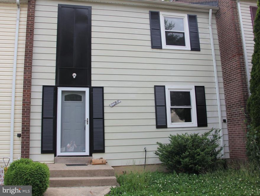 Beautiful interior unit Town Home in sought after Lake Braddock Community. Freshly painted, Newer roof, updated laminate wood floors, spacious kitchen with nice appliances, new Dish Washer, Owner intends to replace existing Washer/Dryer with new Washer /Dryer shortly, Fully fenced yard, Great location close to 495, 95 and George Mason University, Nice yard. Please follow CDC guidelines (masks, gloves, maximum agent and two clients ) for all showings.