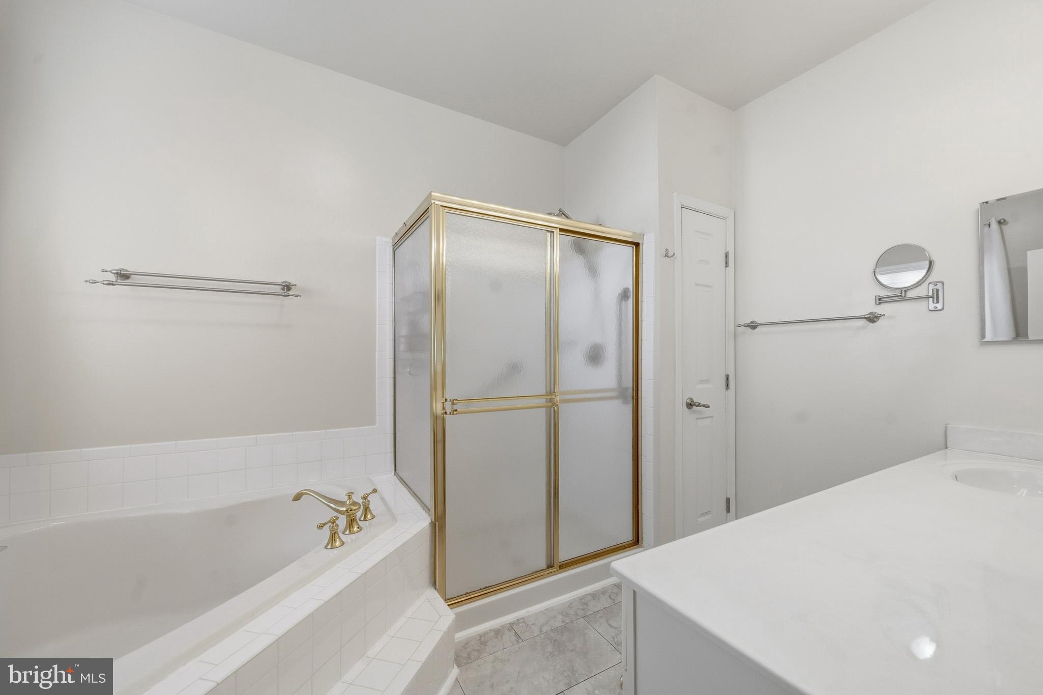 KEDGES STRAIT - Residential