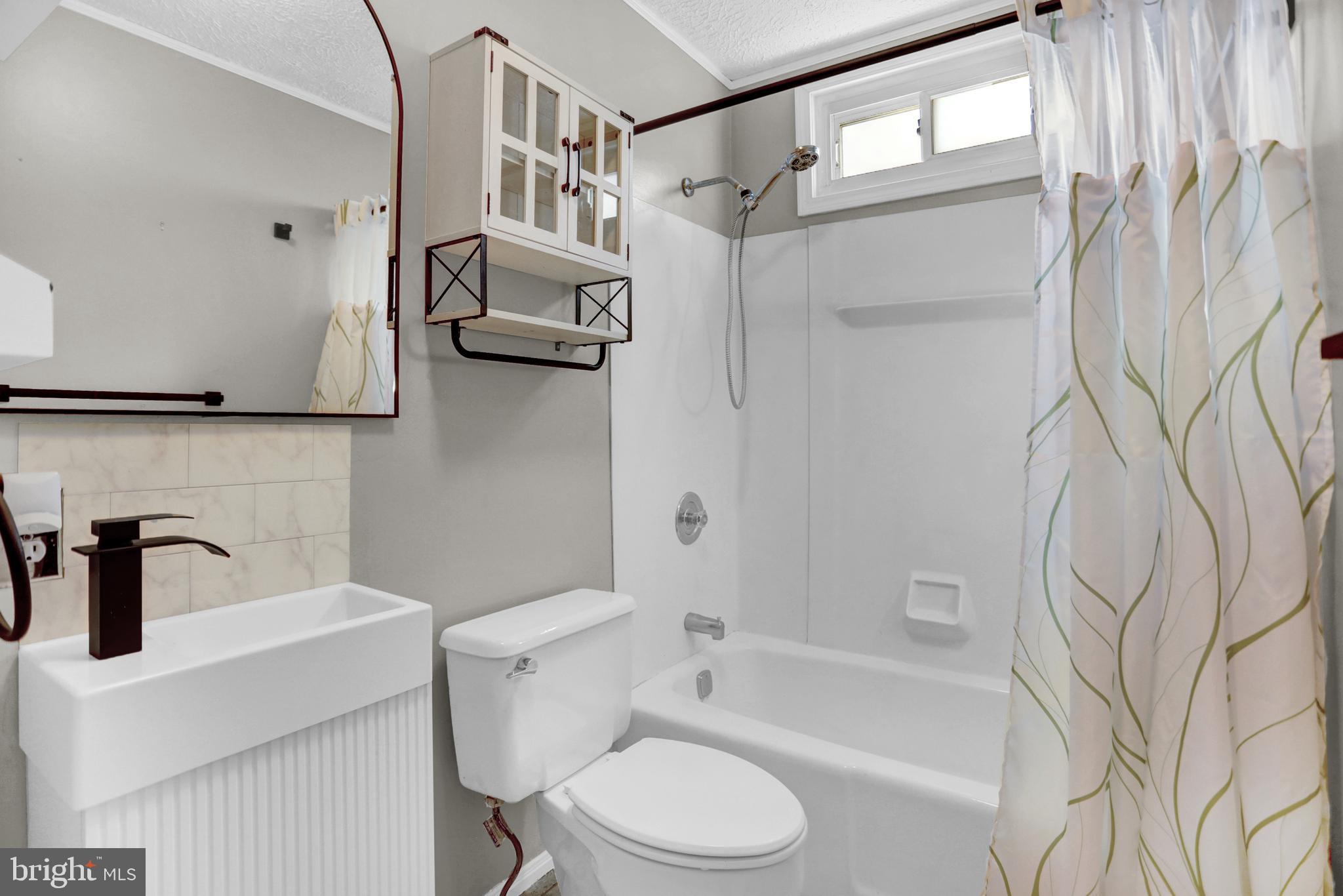 WESTMORELAND FRUIT FARM - Residential