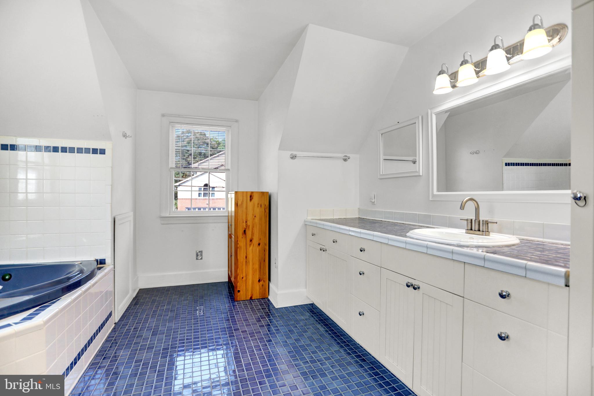 WESTMORELAND FRUIT FARM - Residential