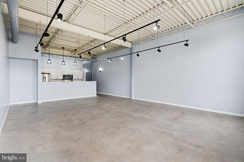 Condo For Rent - 232 W Girard Avenue #2B<br/> PHILADELPHIA, PA 19123