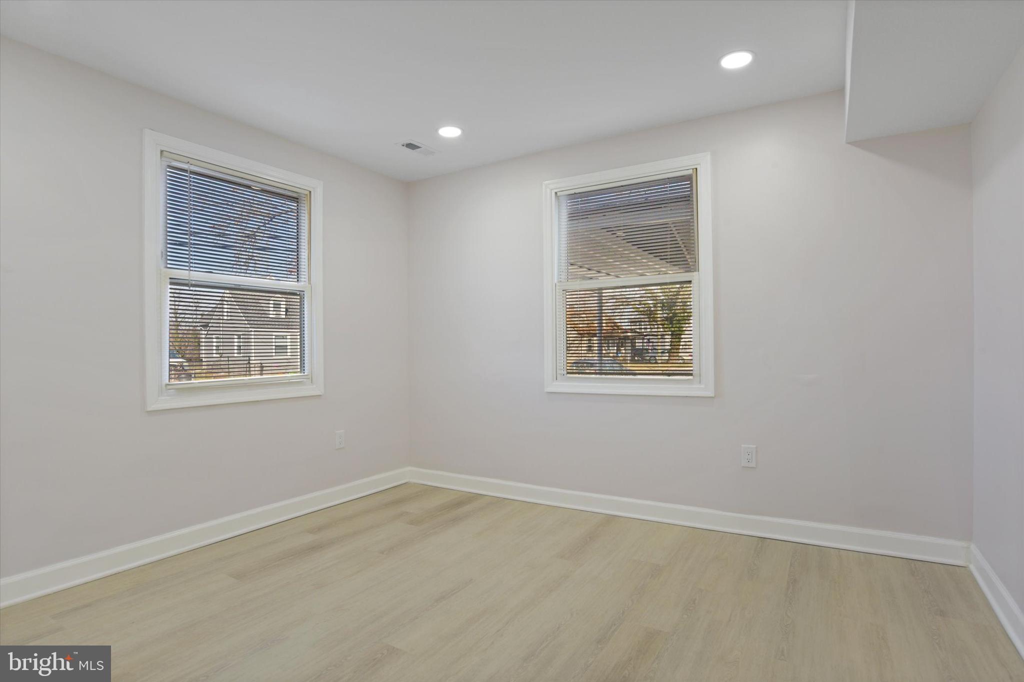 WATERSEDGE - Residential