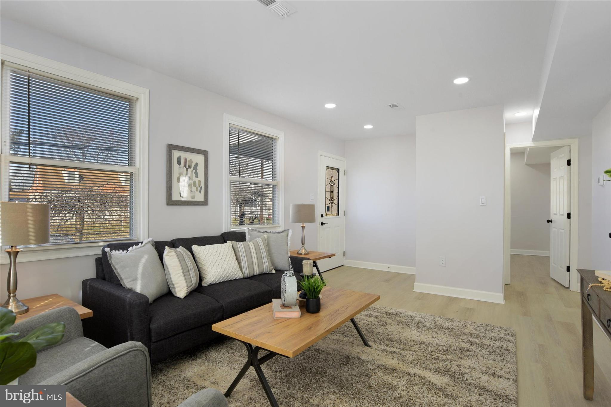 WATERSEDGE - Residential