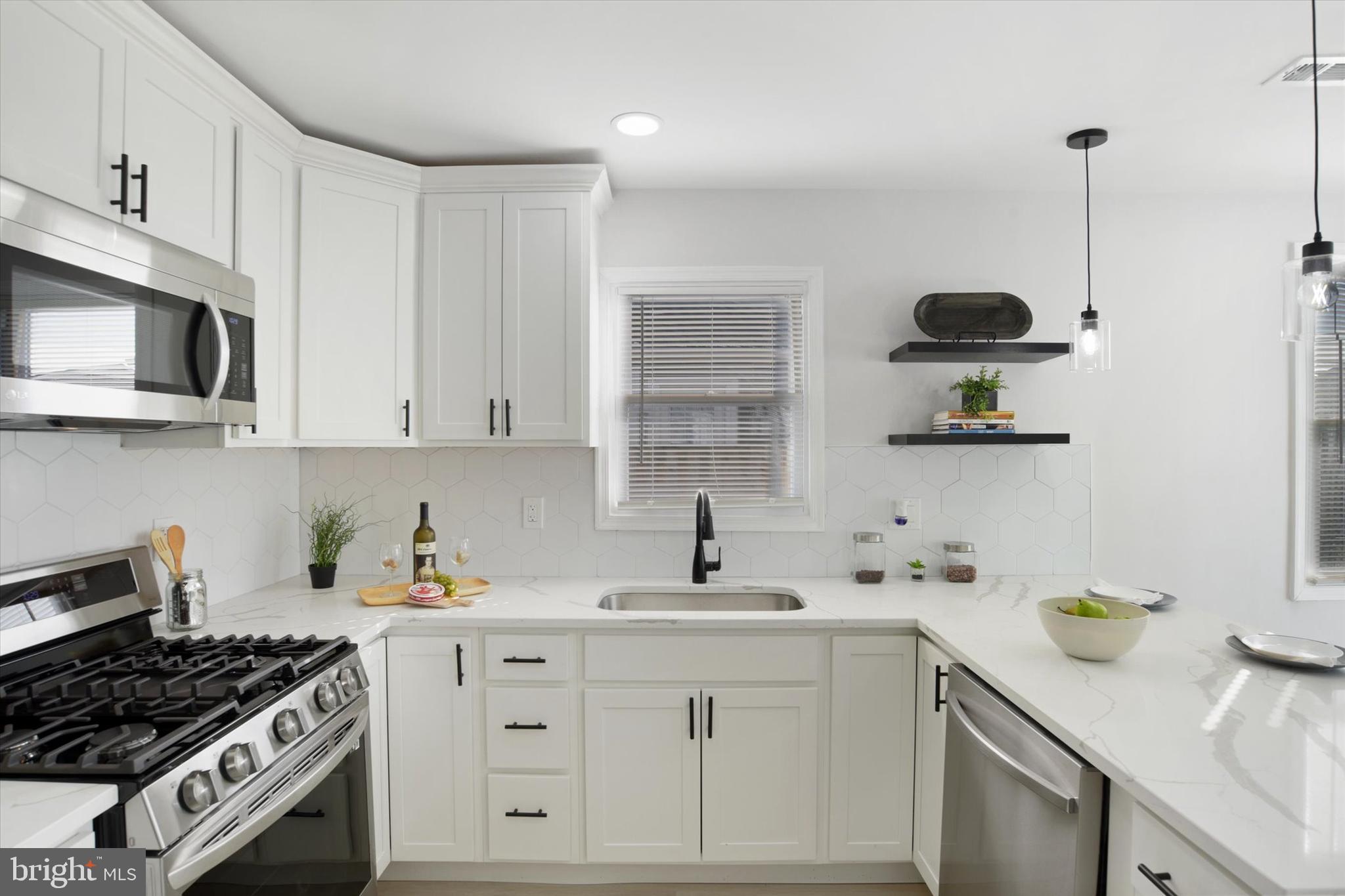 WATERSEDGE - Residential