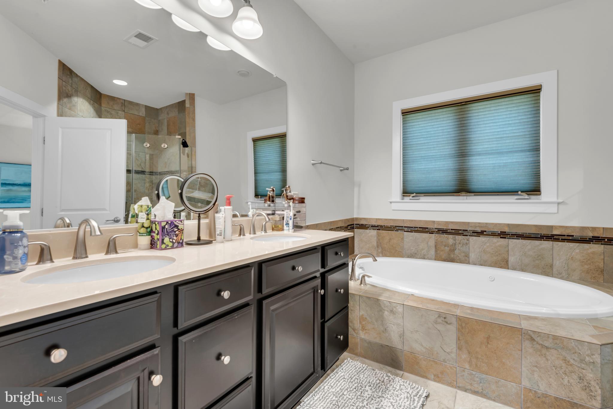 HAWTHORNES GRANT AT BRO - Residential