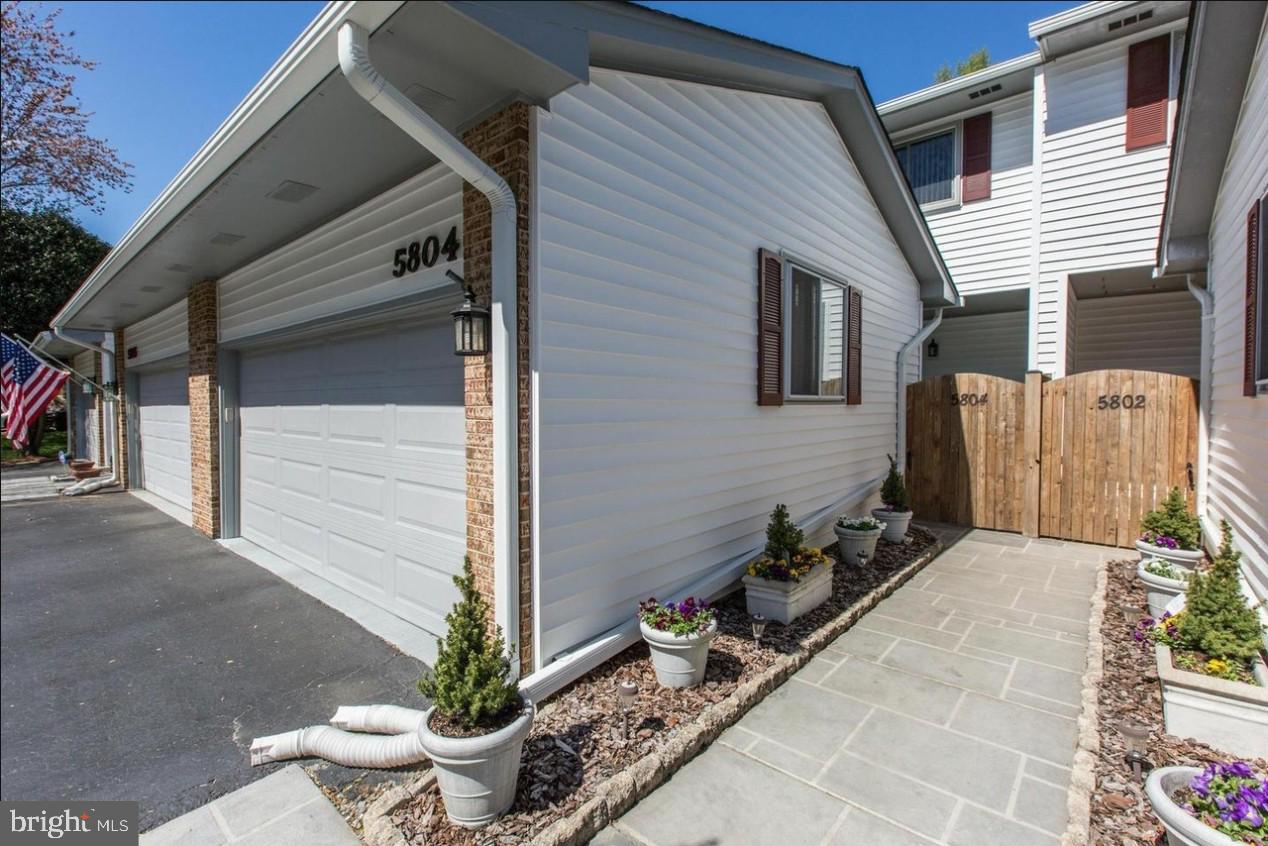5804 CANVASBACK ROAD