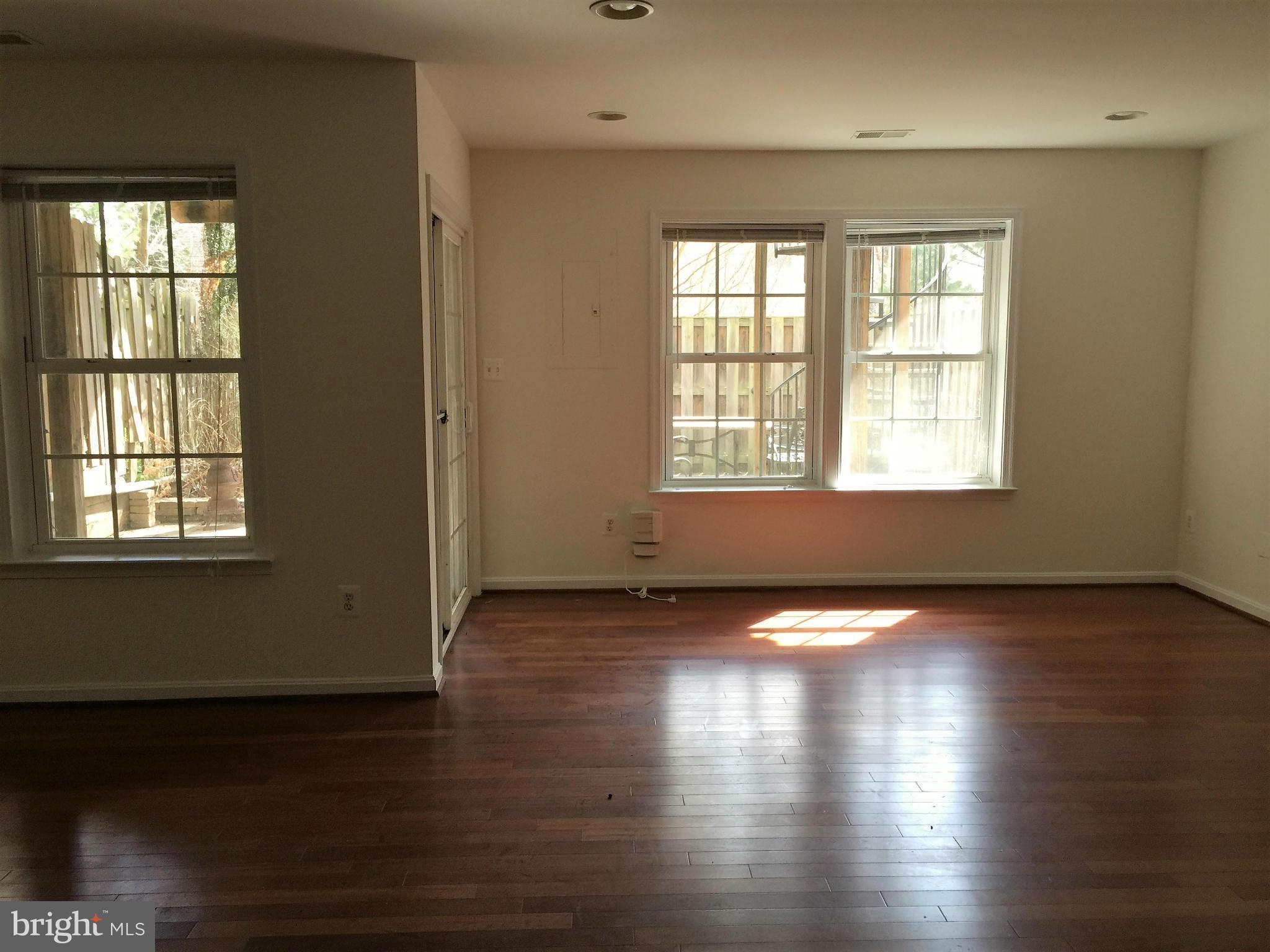 GUNSTON HILL - Residential