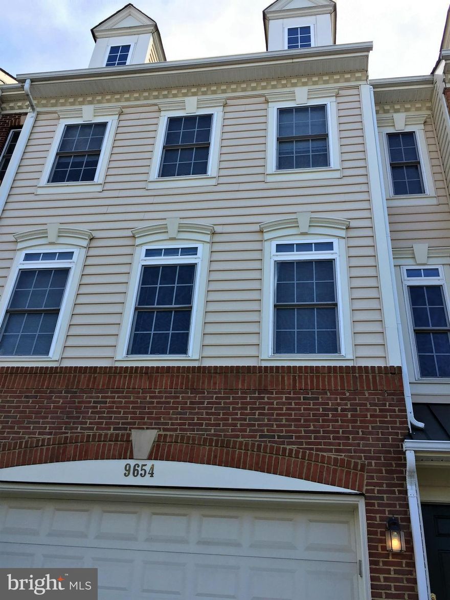 Price to Sell!!! Beautiful 3 Level Townhome with 2 car garage, 3 bedrooms, 2.5 baths; Spacious Dining / Family area with access to deck. Master Bedroom have 2 walk-in closets; Master bath has separate tub and shower. Fully finished basement with Hardwood floors. Worth showing.