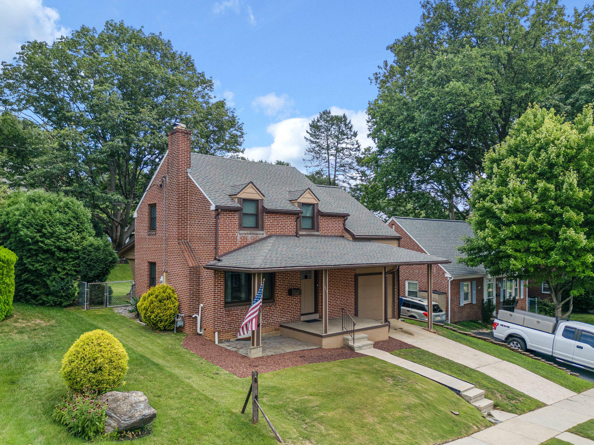 517 WELLINGTON AVENUE