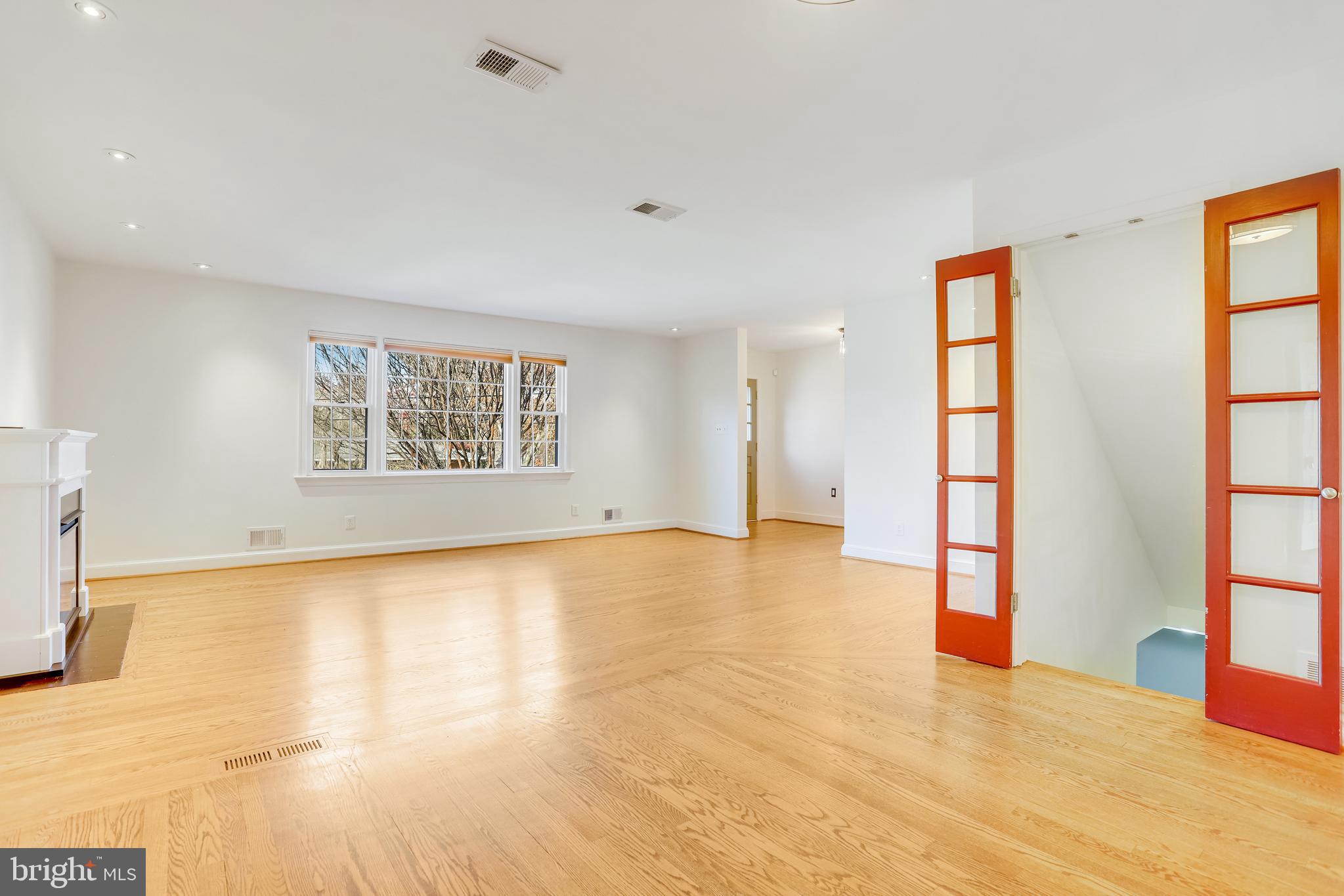 GOLF CLUB MANOR - Residential