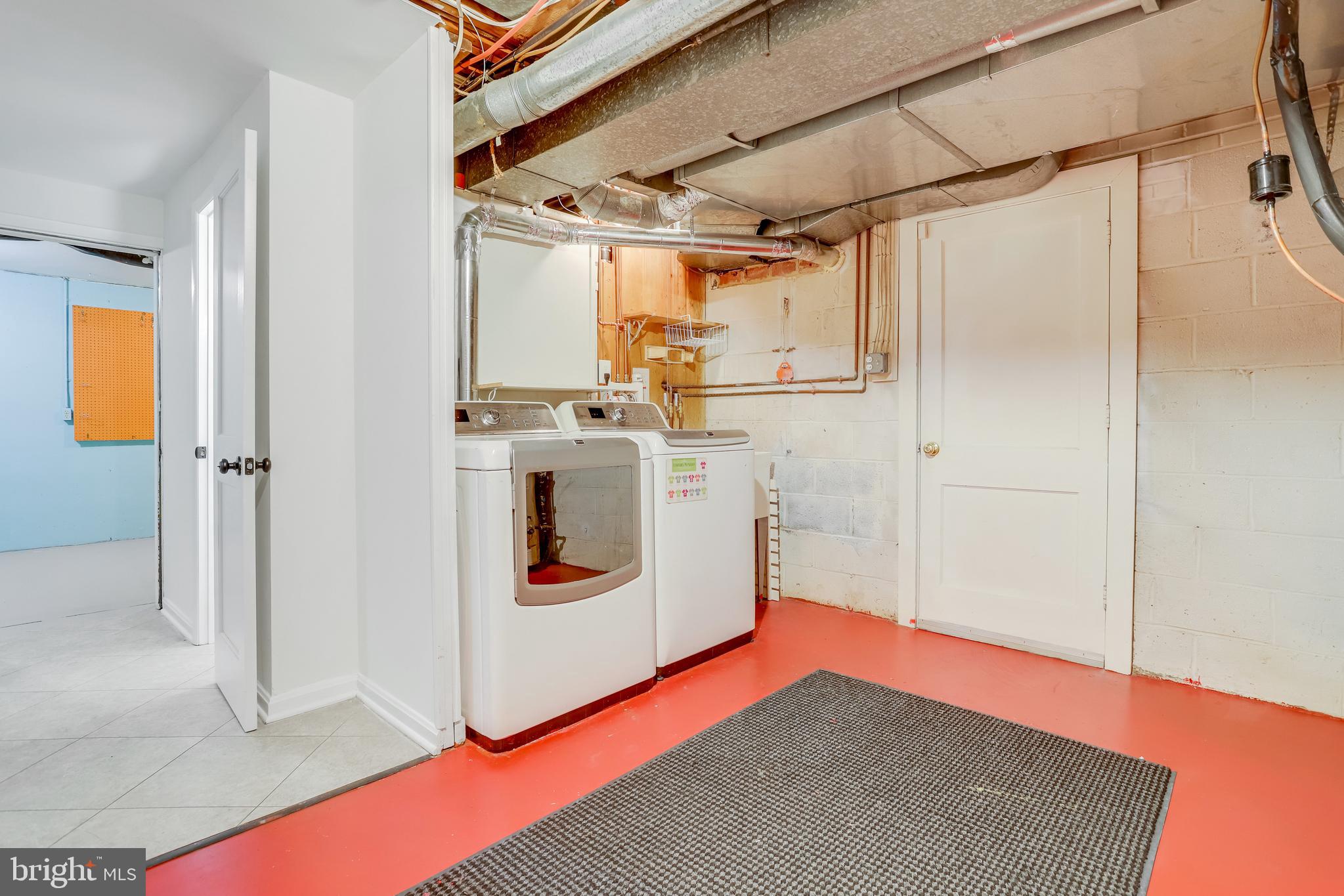 GOLF CLUB MANOR - Residential