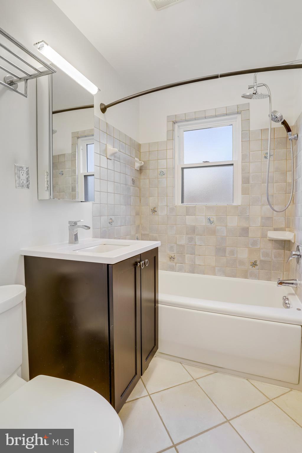 GOLF CLUB MANOR - Residential