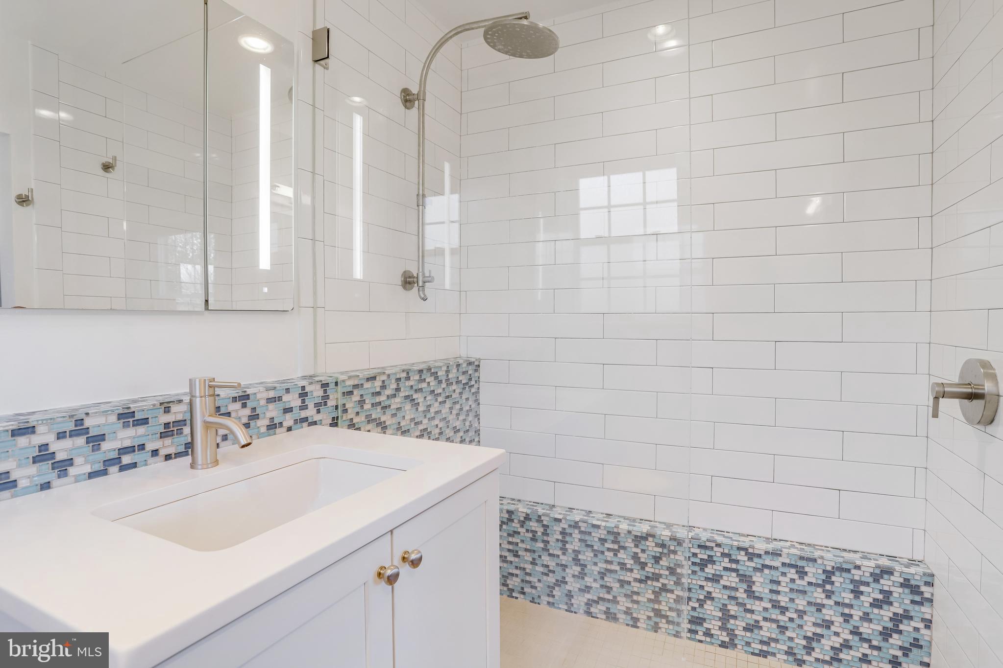 GOLF CLUB MANOR - Residential