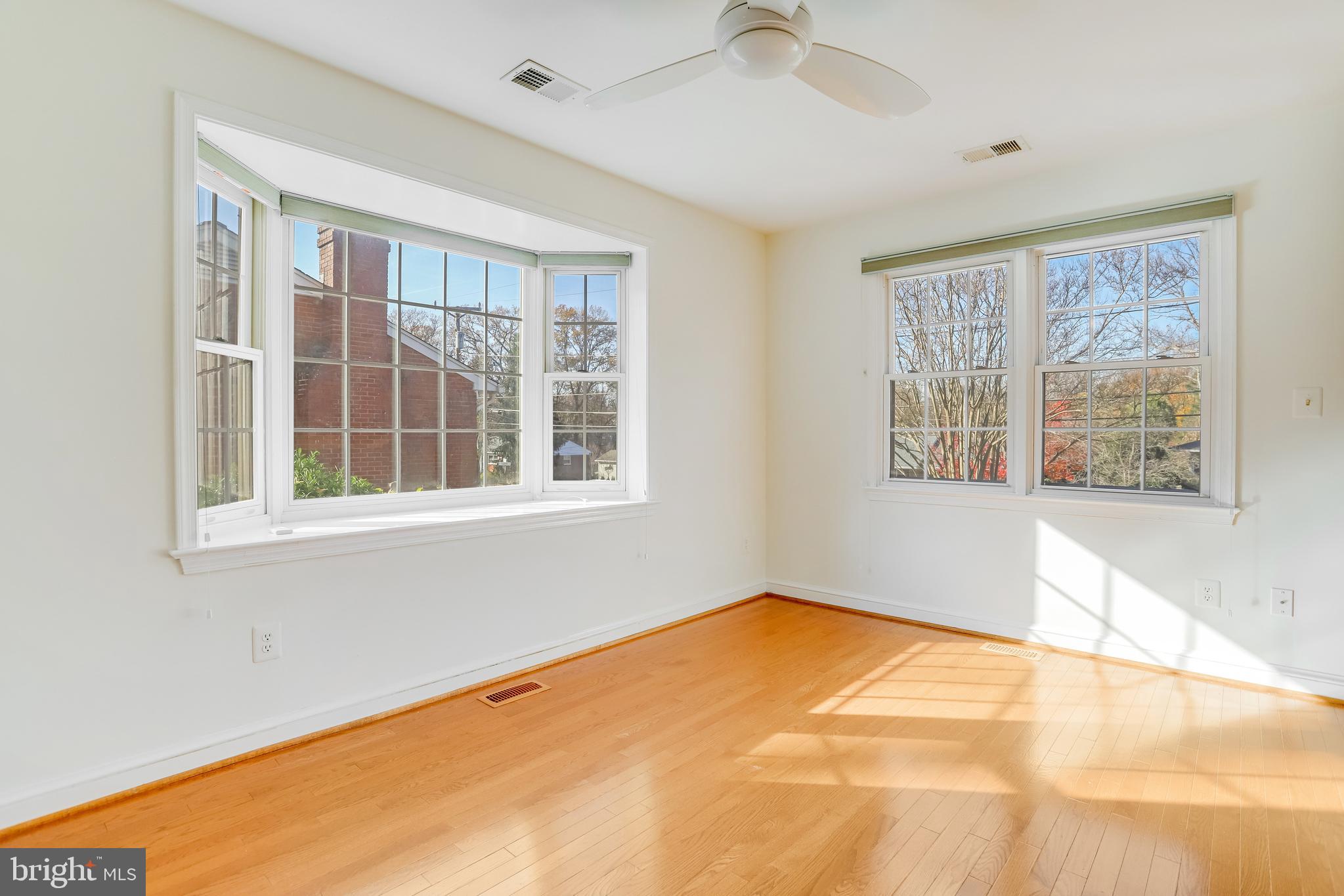 GOLF CLUB MANOR - Residential