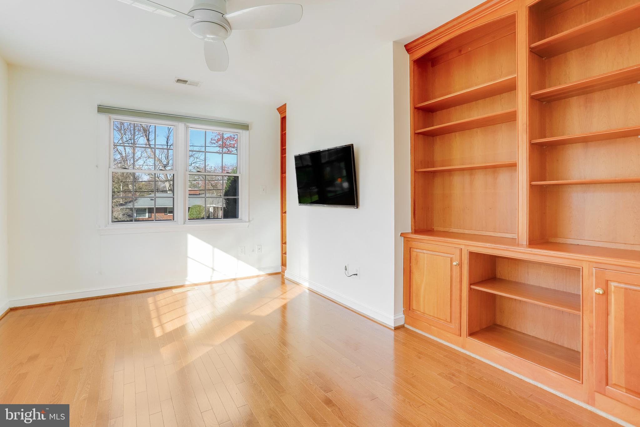 GOLF CLUB MANOR - Residential