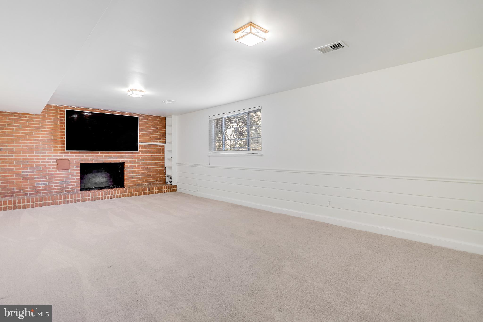 GOLF CLUB MANOR - Residential