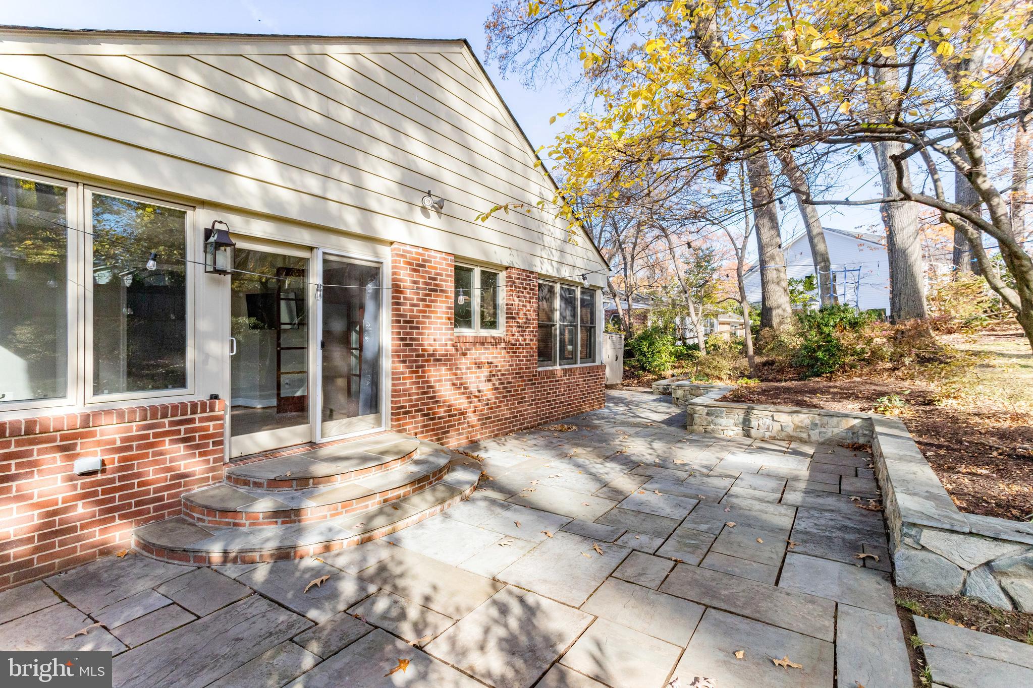 GOLF CLUB MANOR - Residential