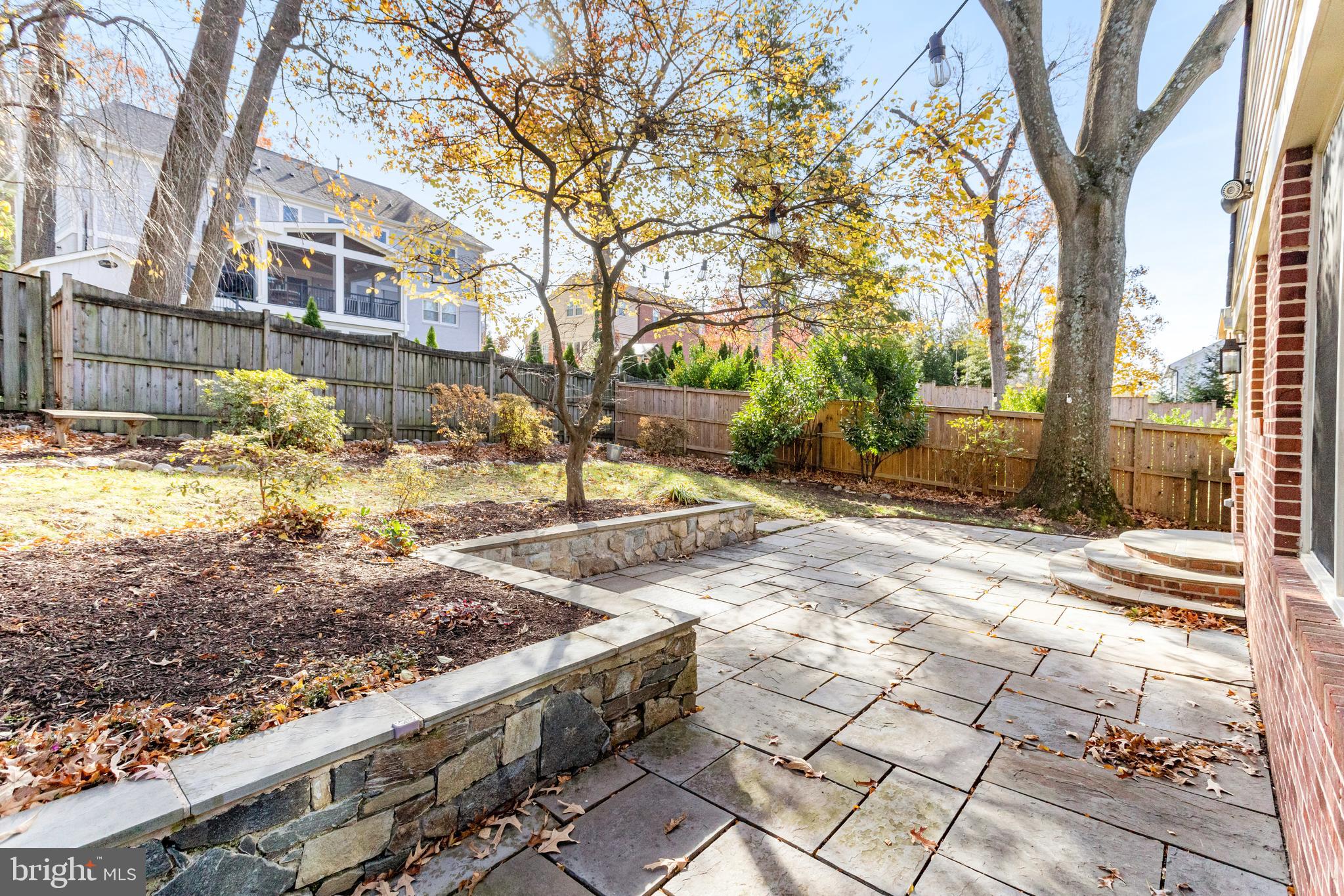 GOLF CLUB MANOR - Residential