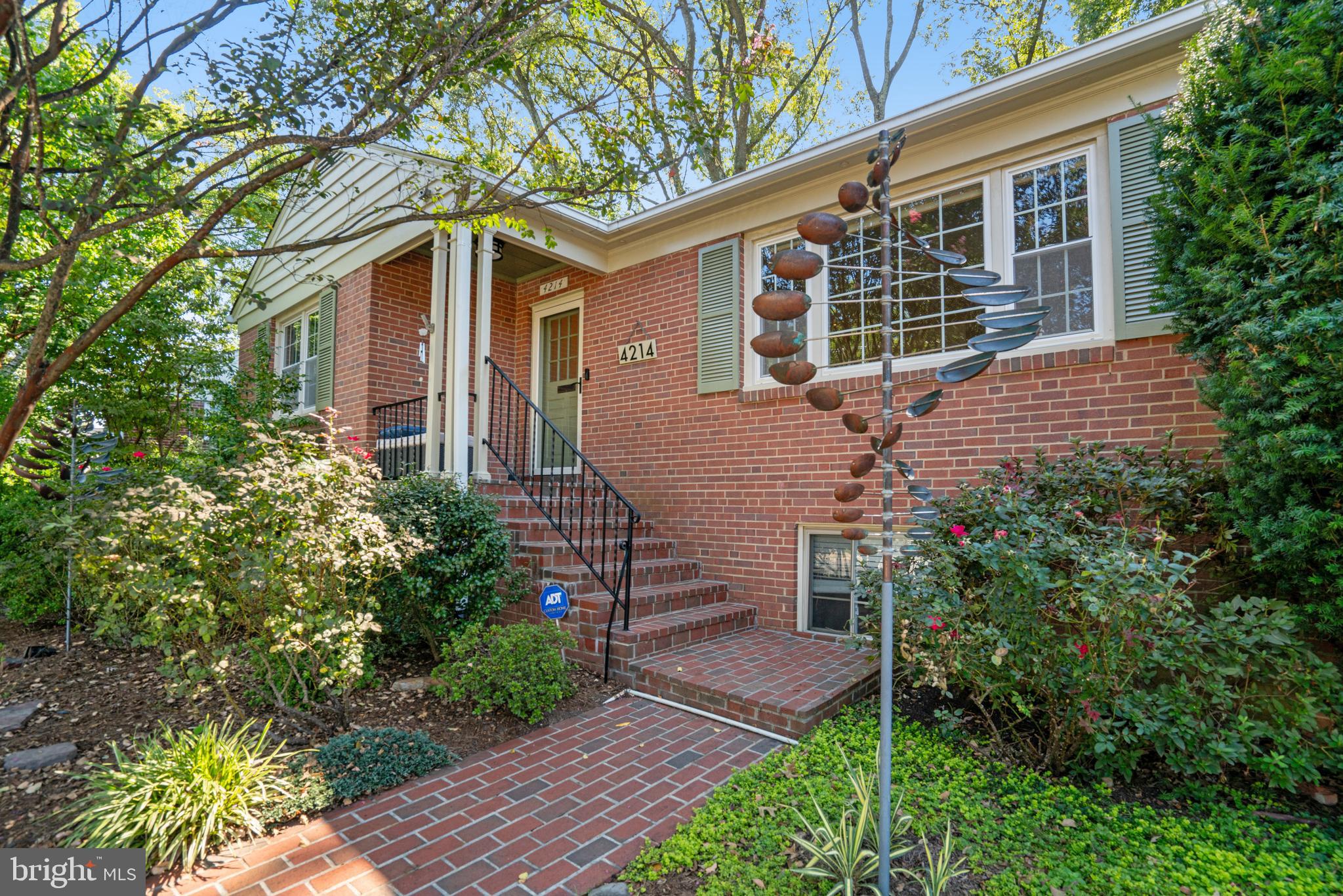 GOLF CLUB MANOR - Residential