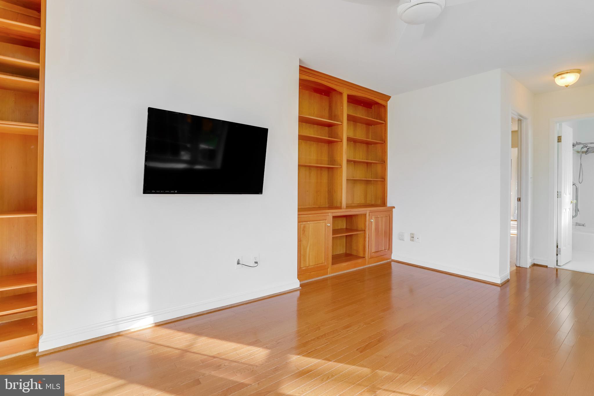 GOLF CLUB MANOR - Residential