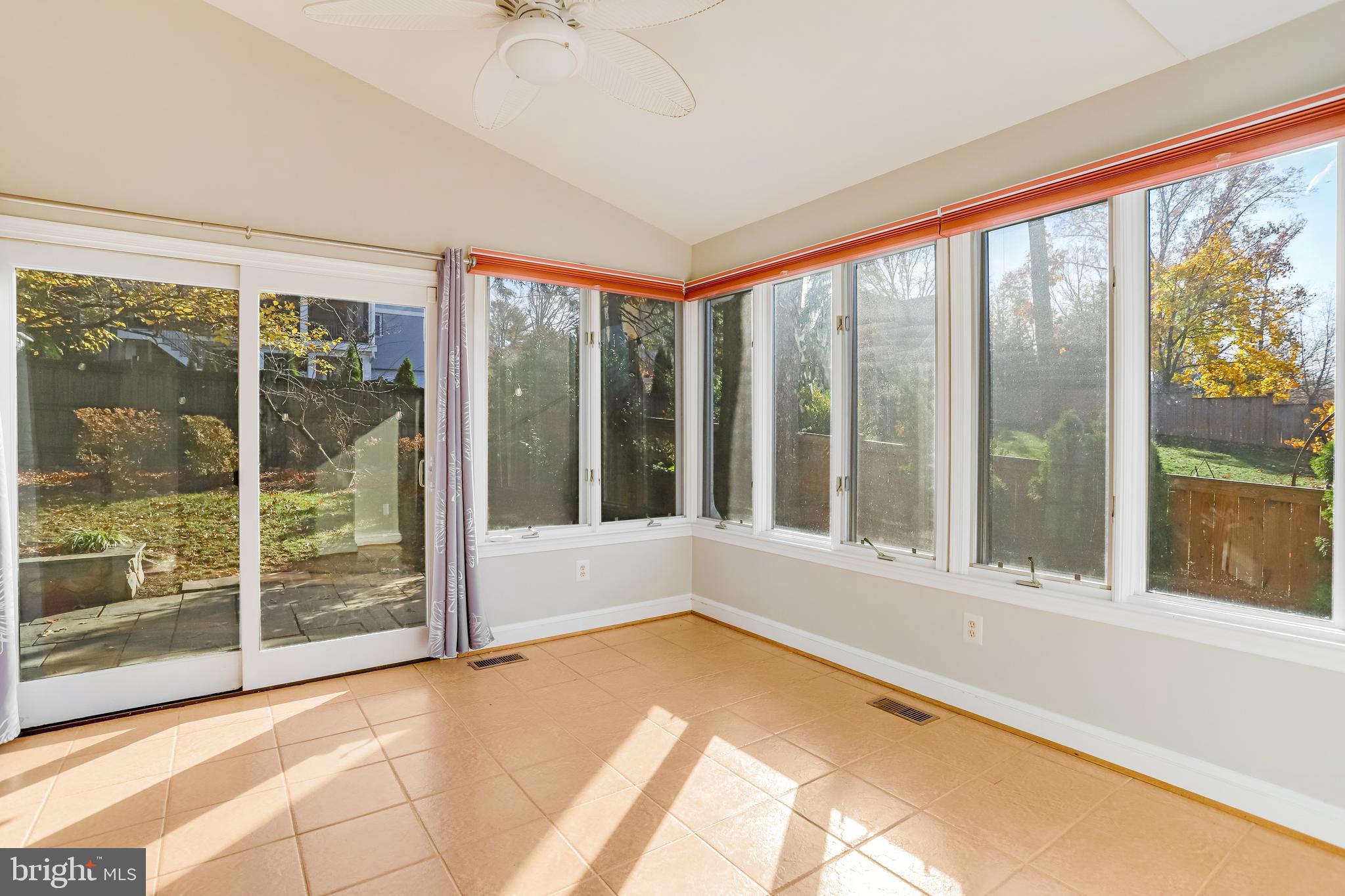 GOLF CLUB MANOR - Residential