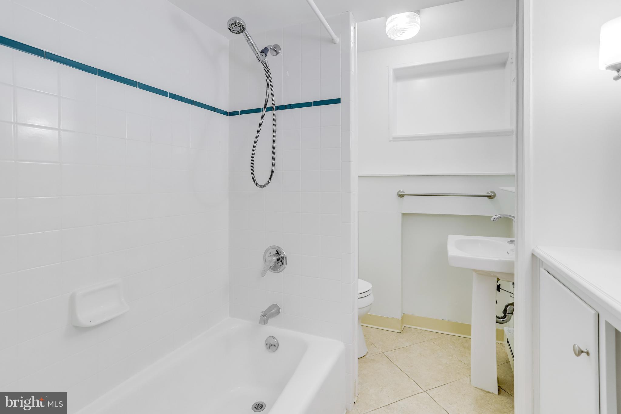 GOLF CLUB MANOR - Residential